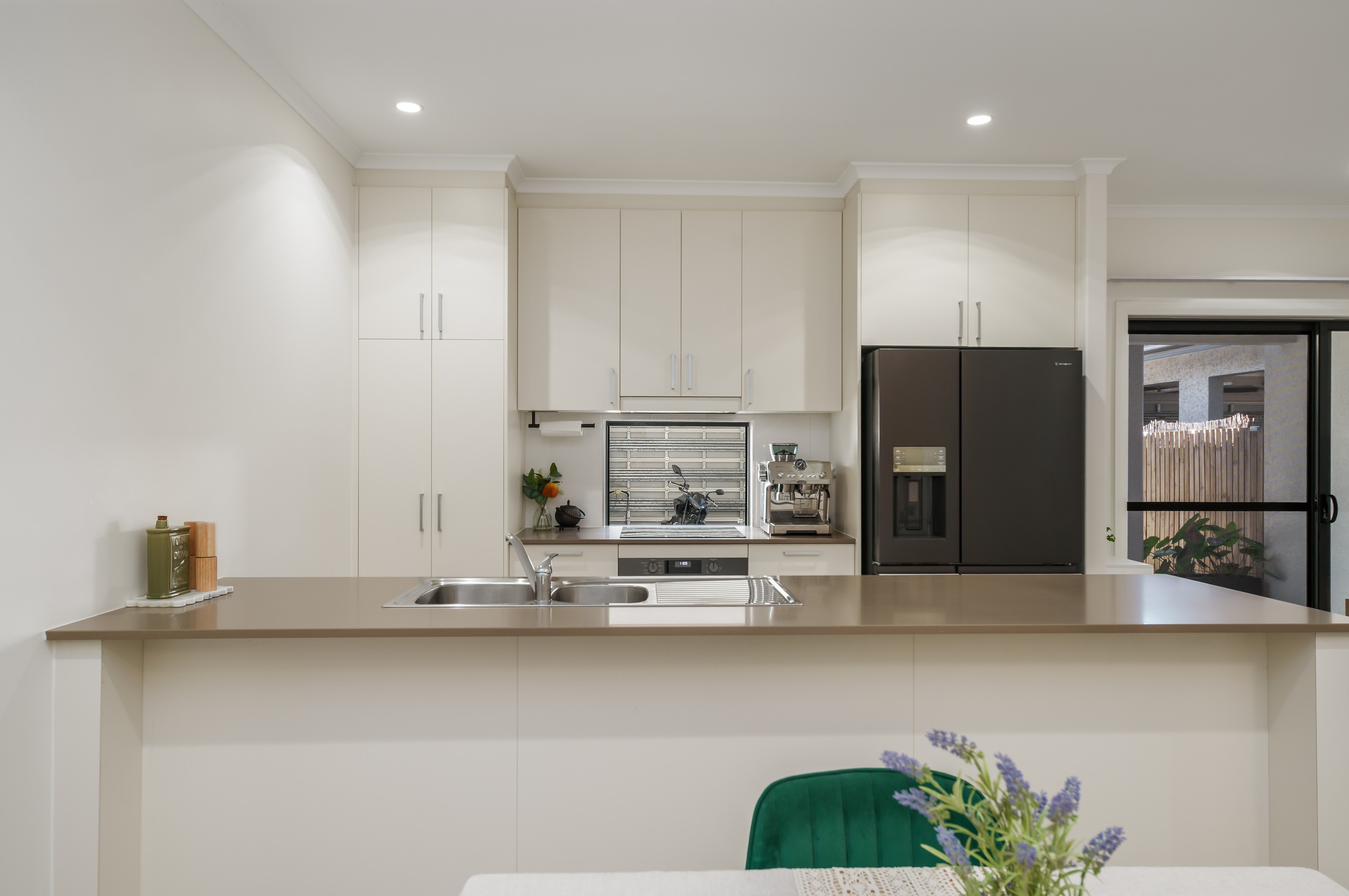 33 Holyoak Avenue, Oonoonba, QLD 4811