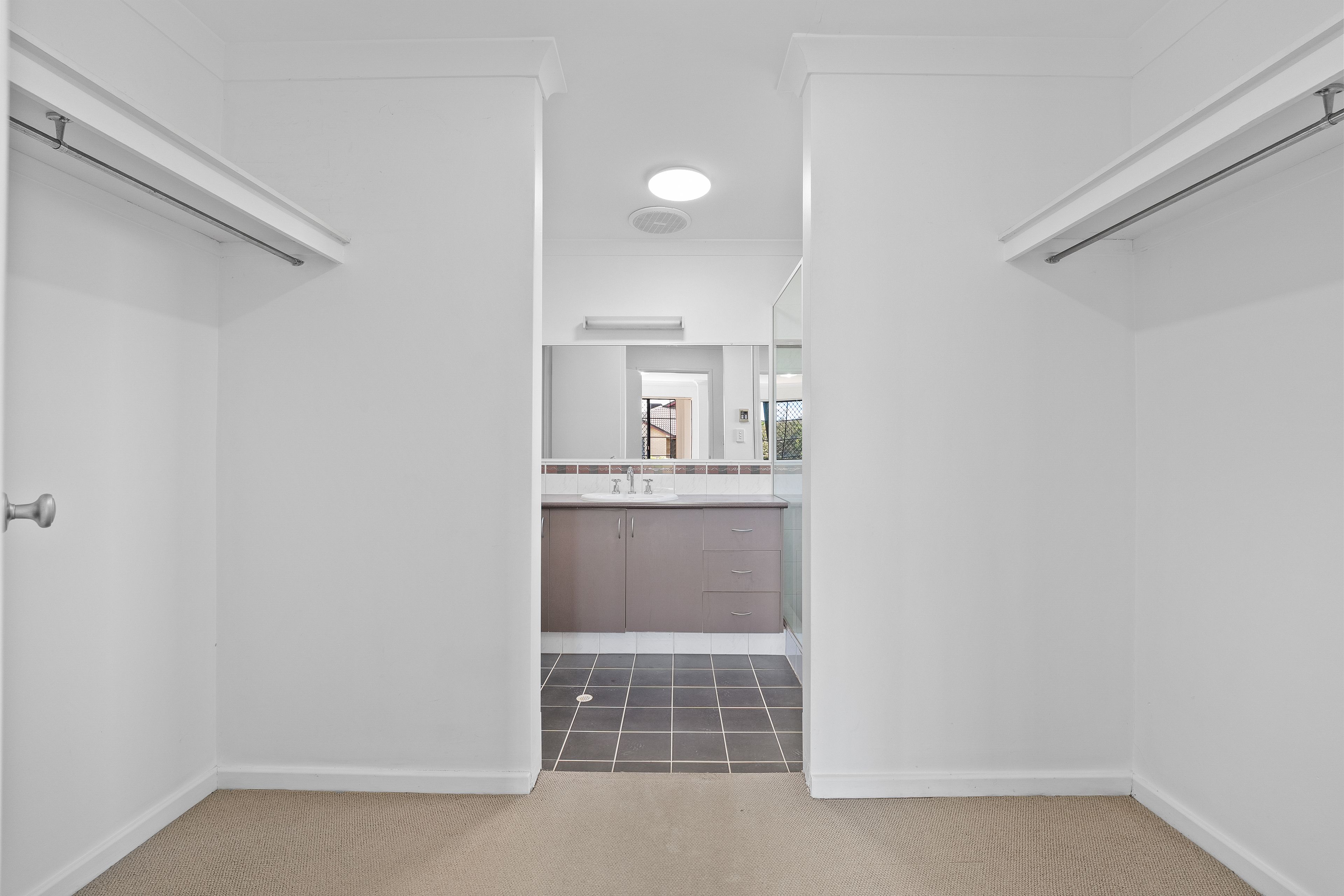 4 Oxenholme Way — photo 7 of 30