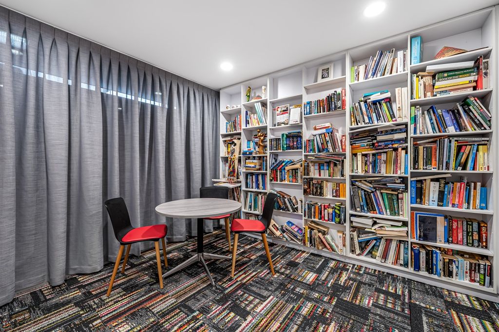 425/304 Waymouth Street — photo 14 of 24