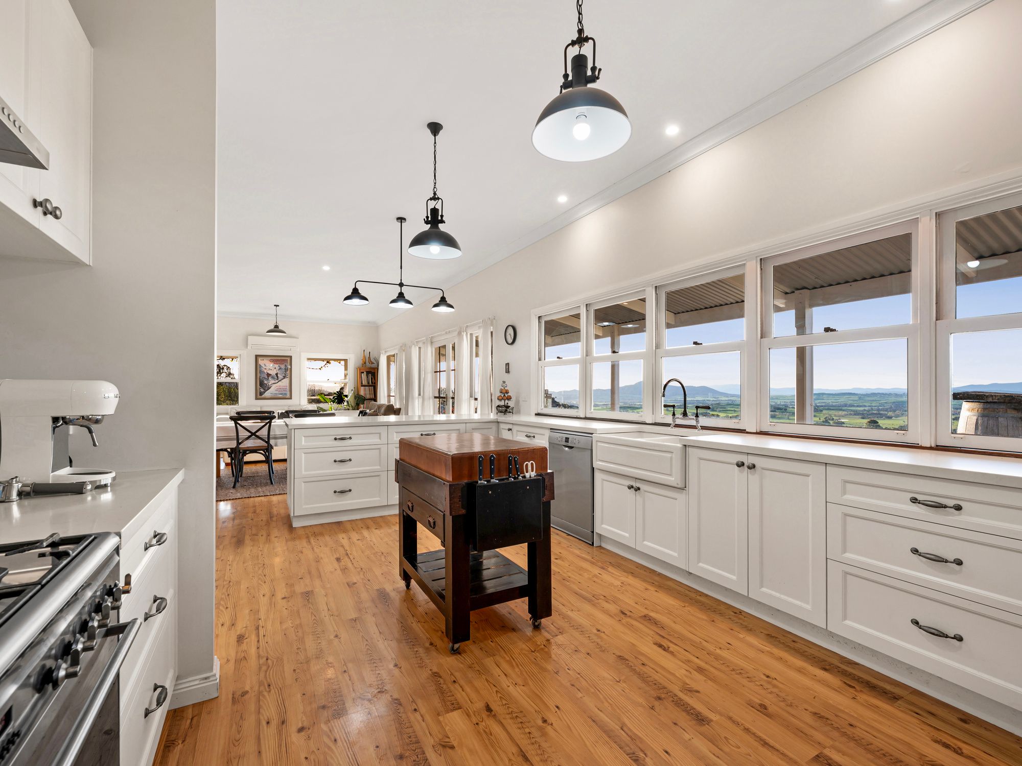 354 Three Chain Road — photo 5 of 22
