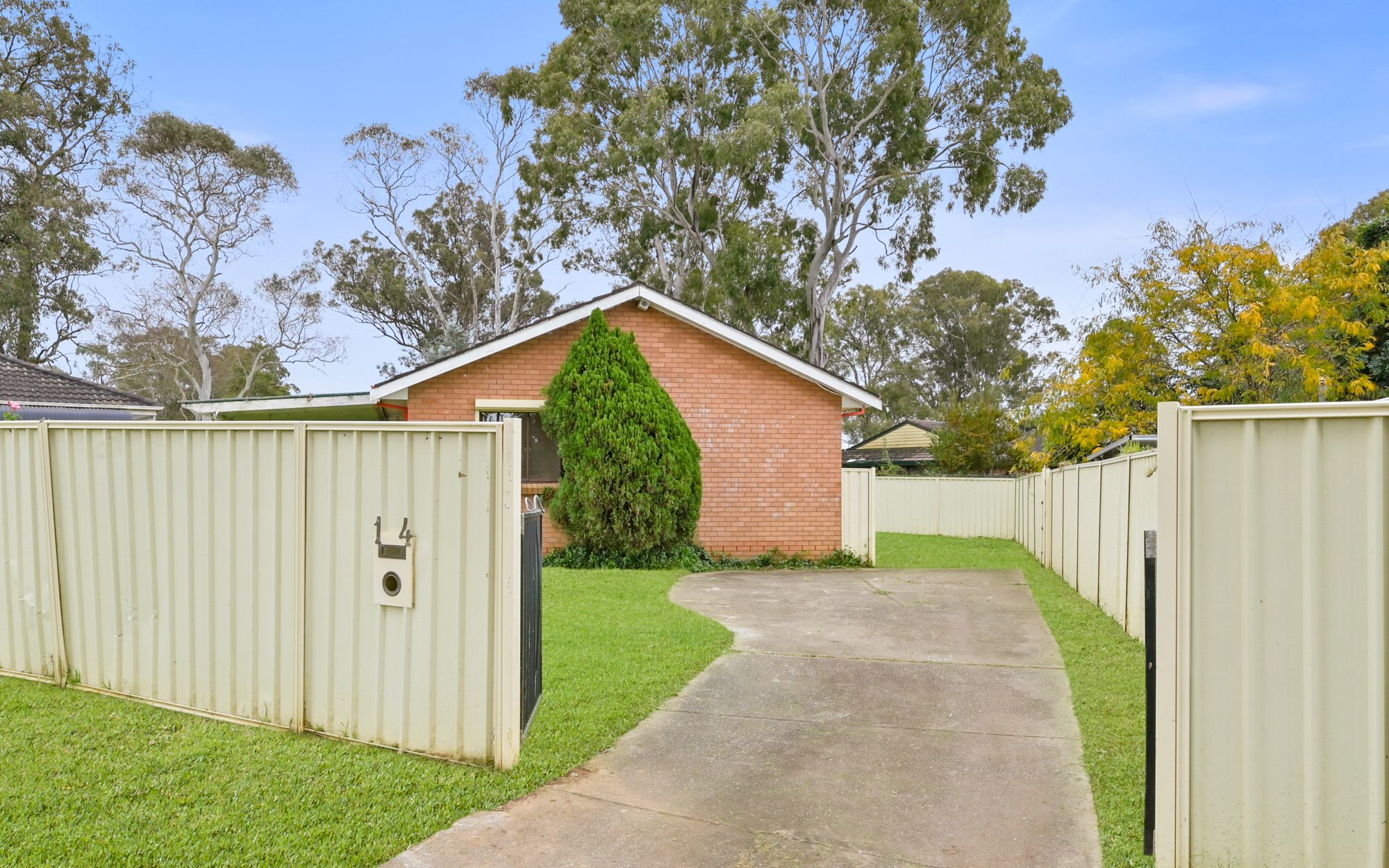 14 Olbury Place, Airds, NSW 2560