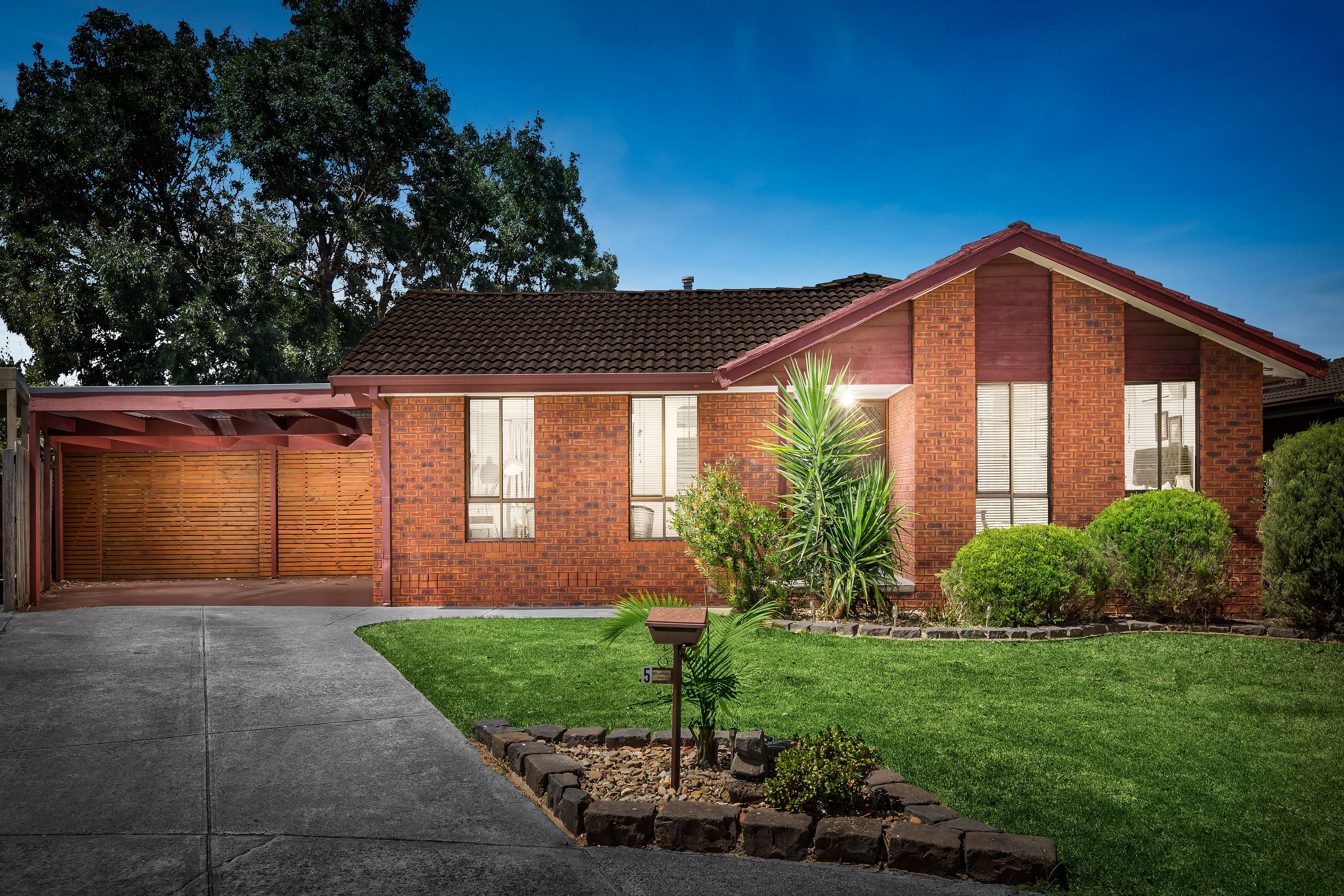 5 Protea Court, Mill Park VIC 3082