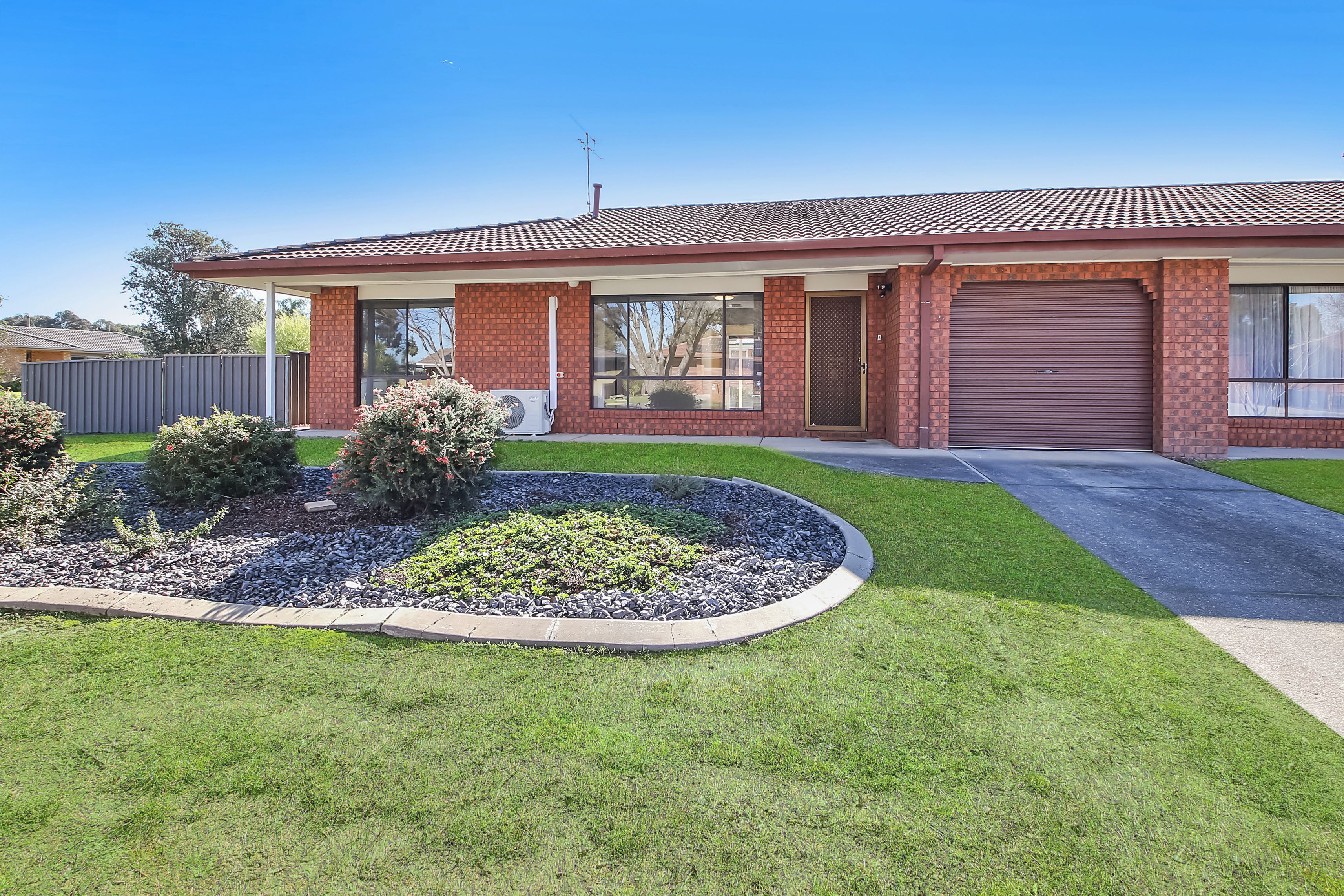 1/2 Titan Court, Lavington, NSW 2641
