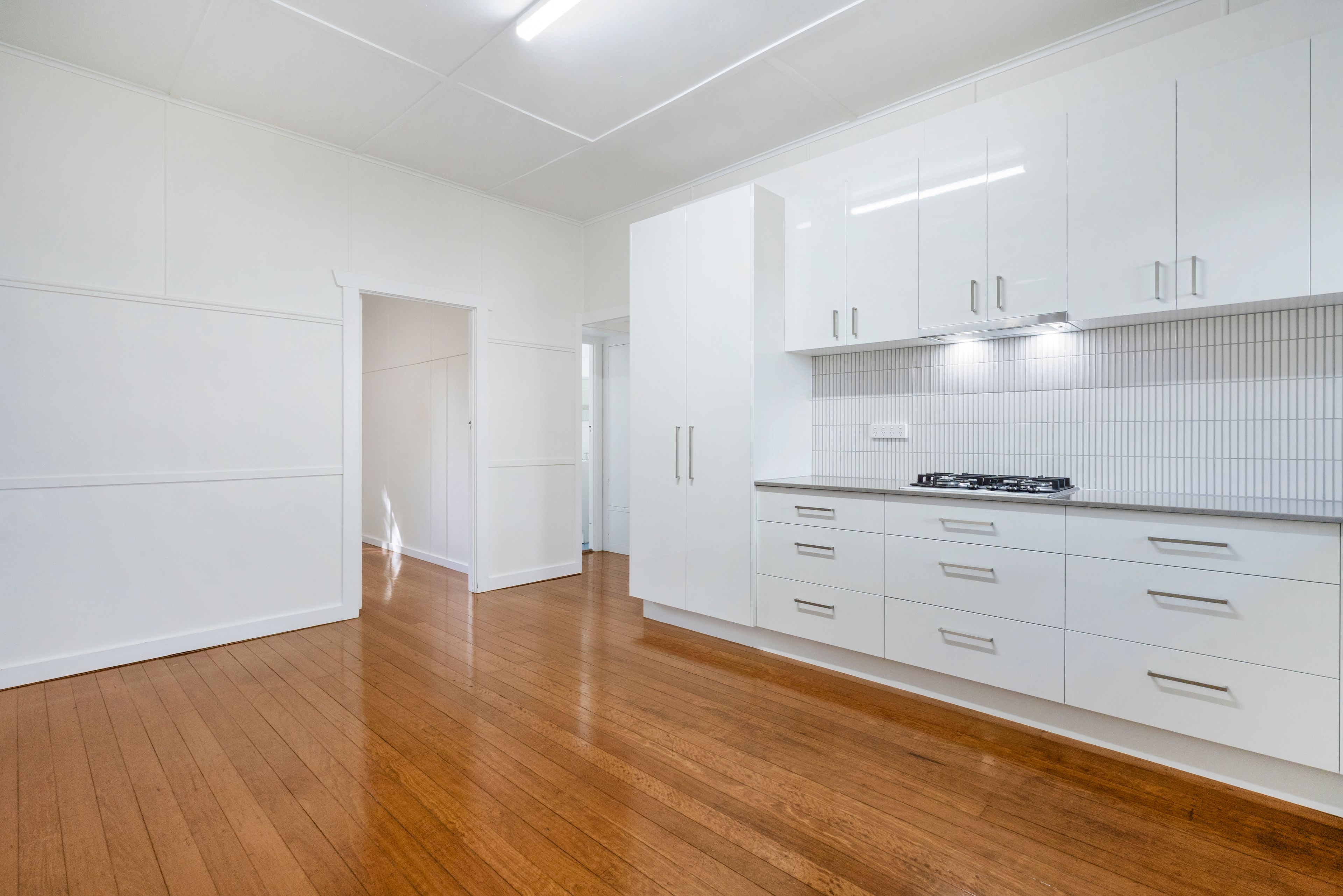 475 Tweed Valley Way — photo 4 of 21