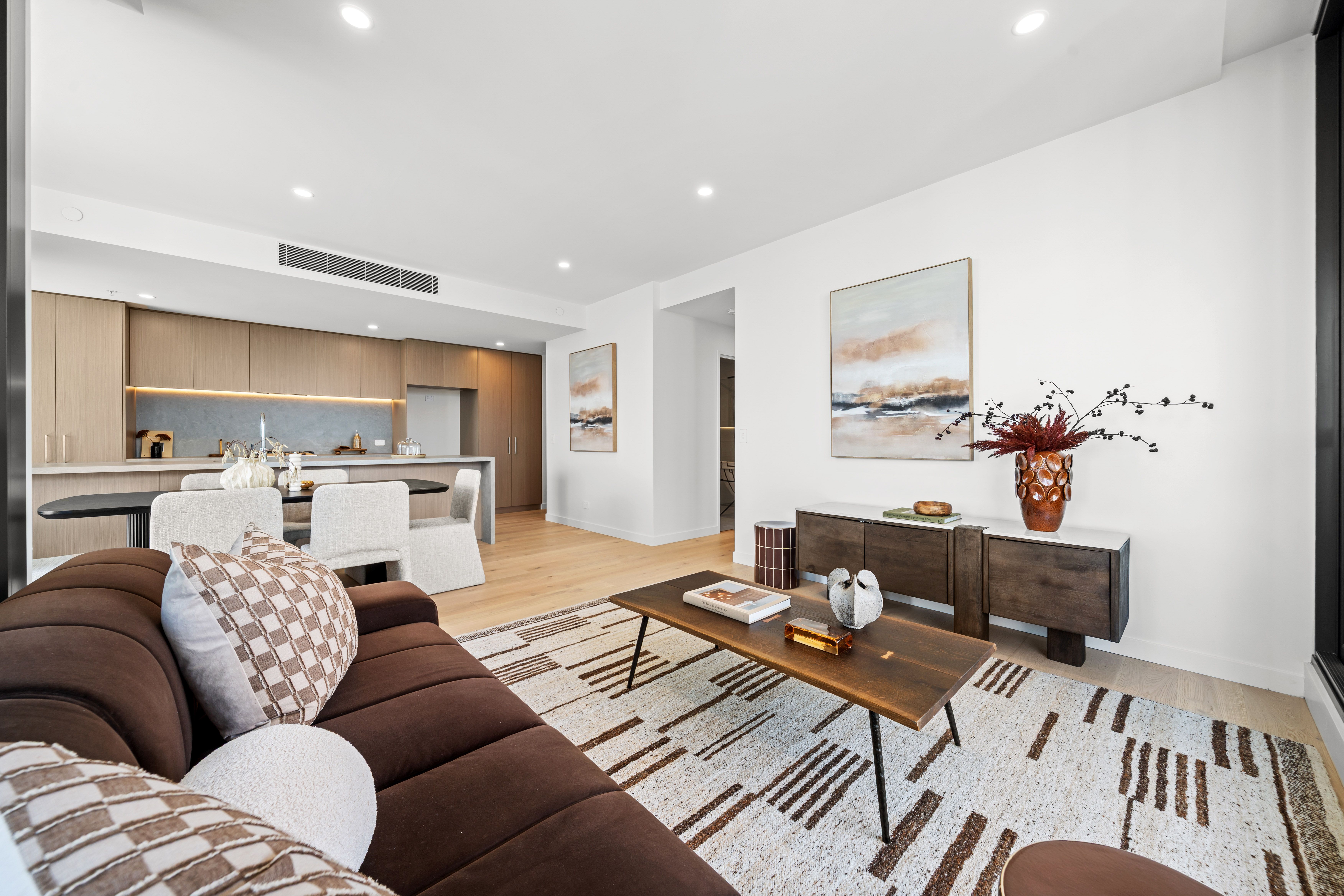 1801/42 Stanhill Drive — photo 7 of 29