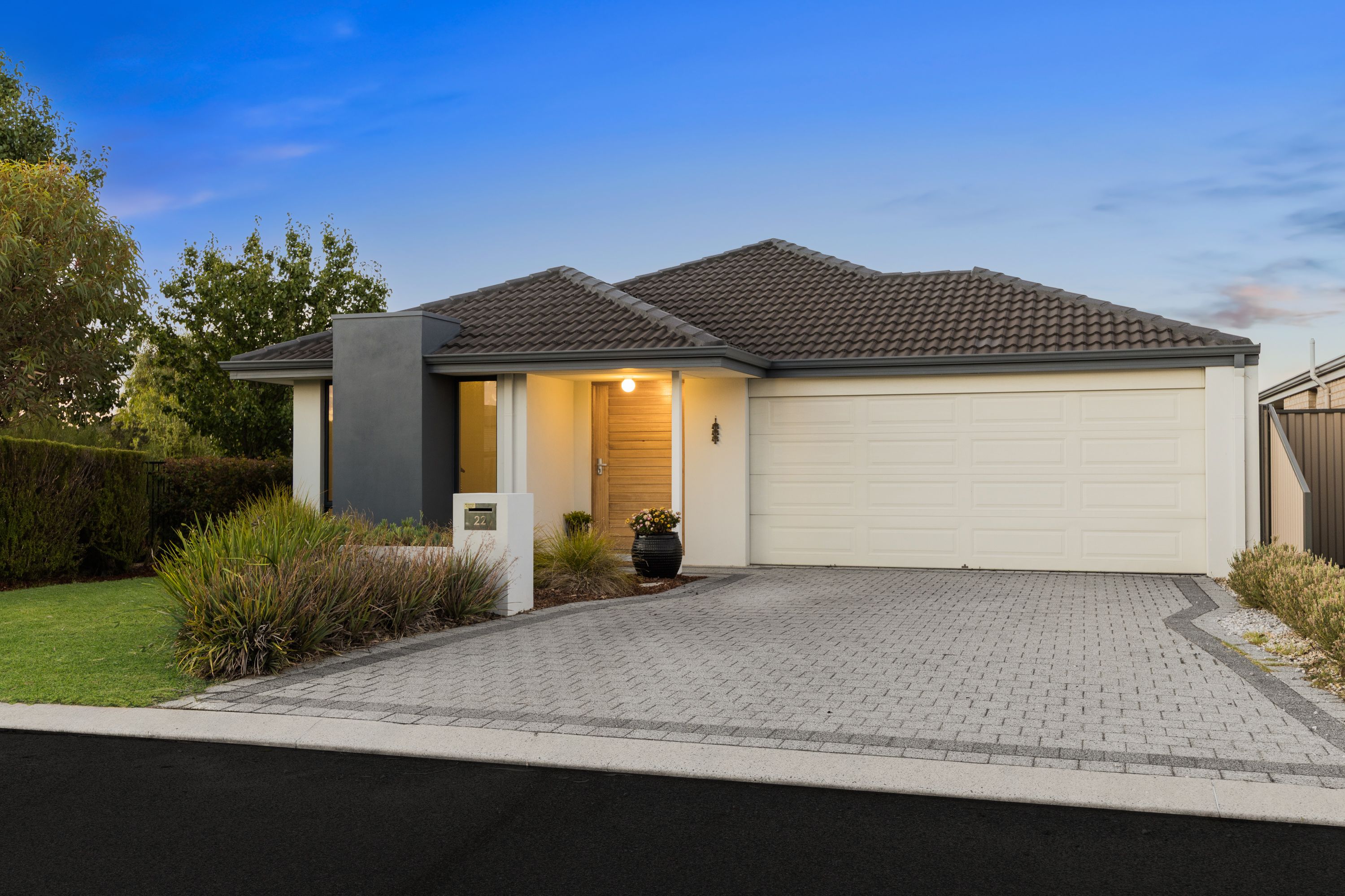 22 Calvera Gardens, Piara Waters, WA 6112