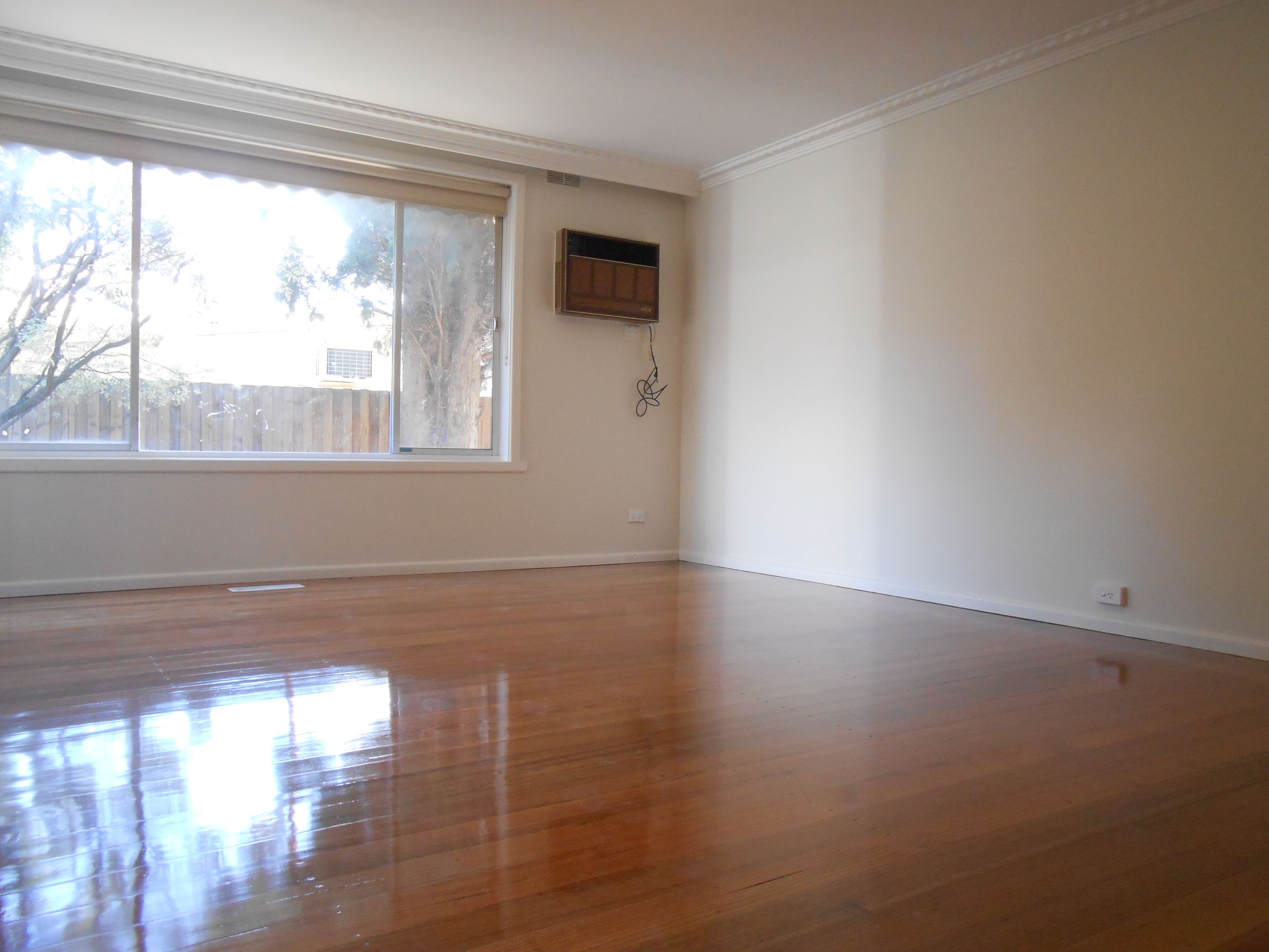 2/98 Willesden Road, Hughesdale, VIC 3166