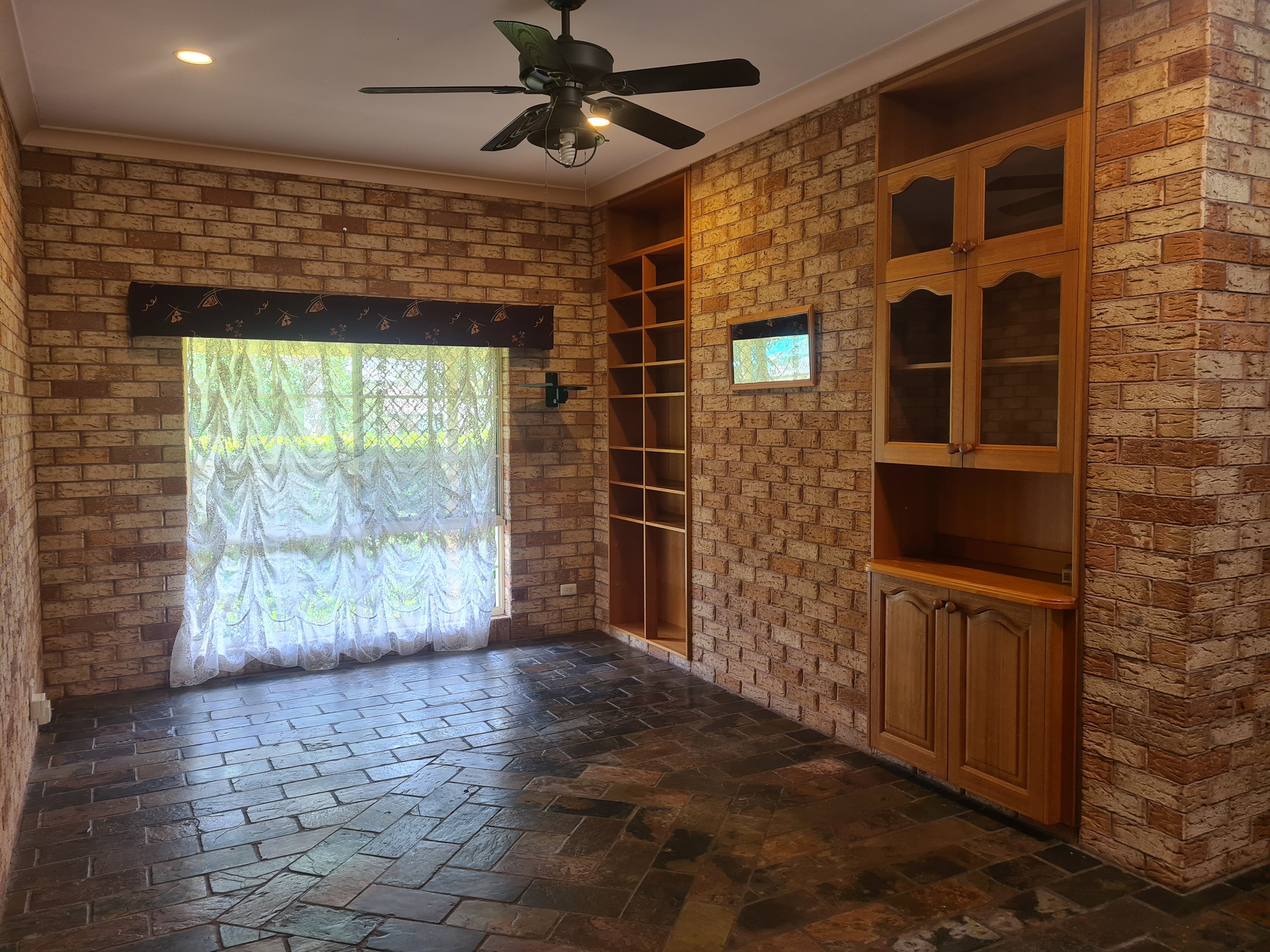 48 Owens Cresent — photo 6 of 8