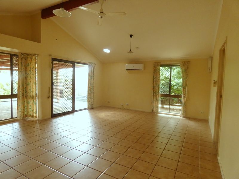36 Limerick Drive, Crestmead, QLD 4132