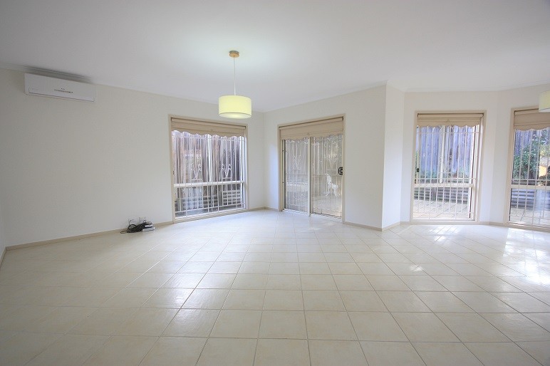 34 The Kraal Drive, Blair Athol, NSW 2560