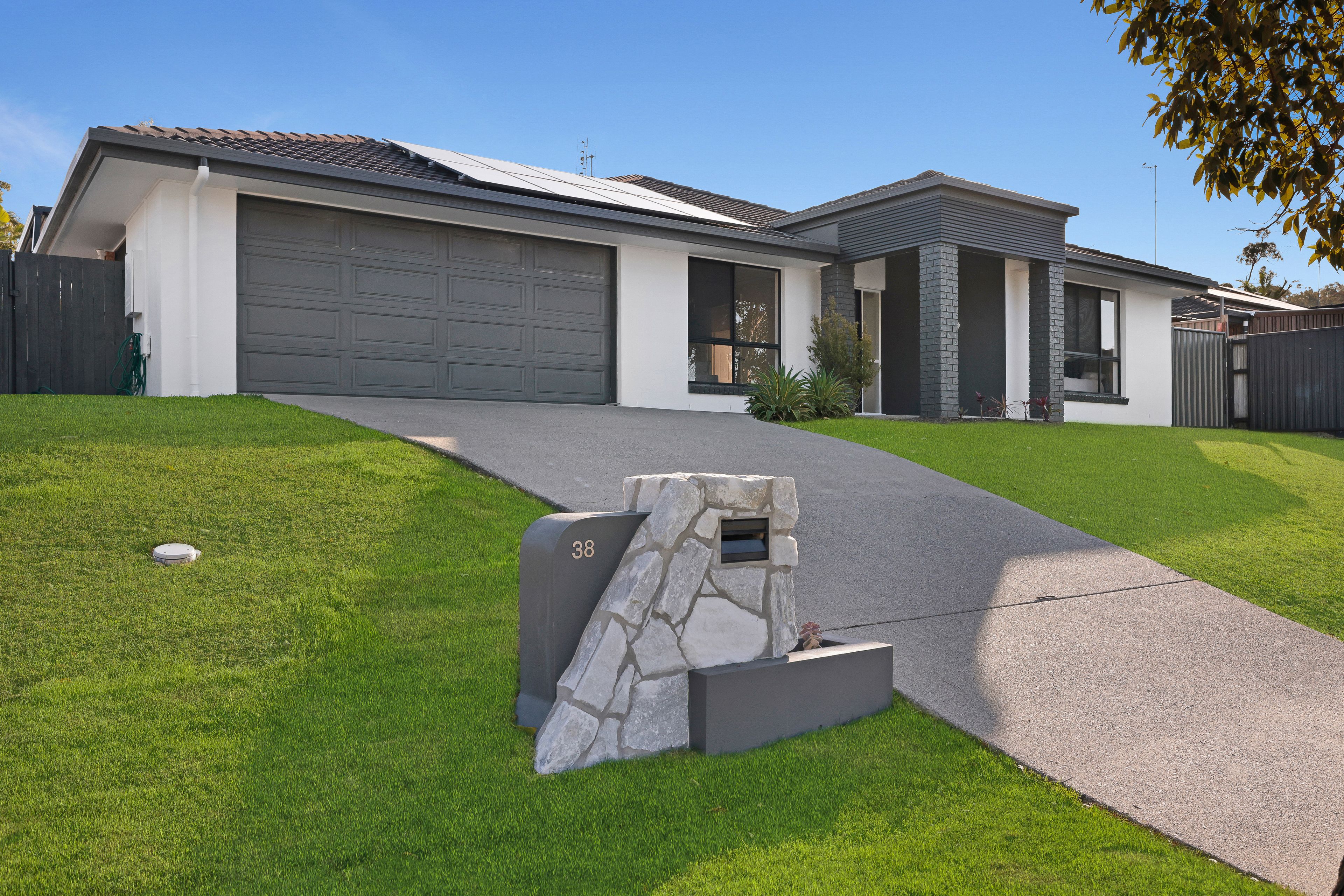 38 Forest-Oak Drive — photo 5 of 27
