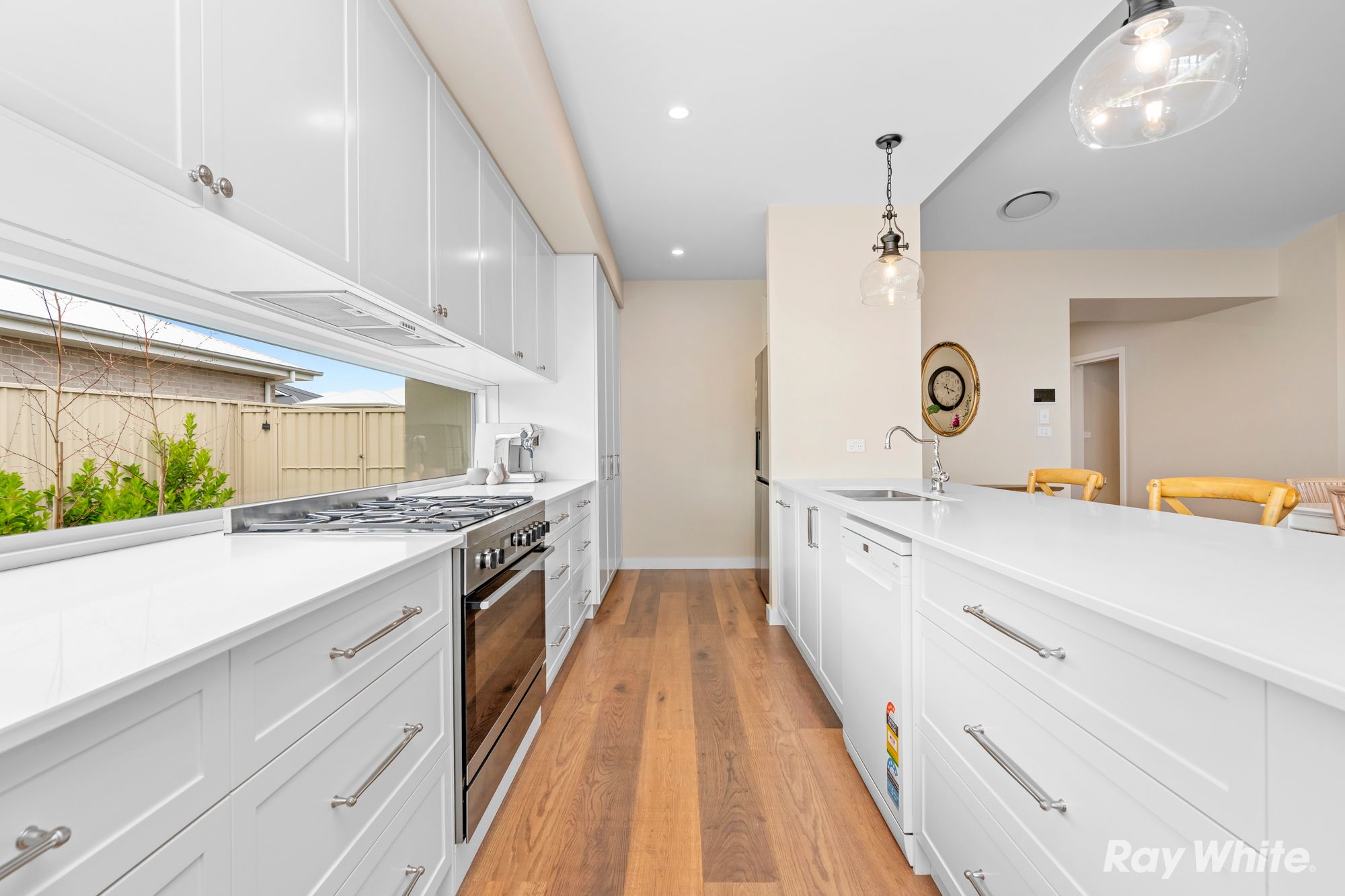 11 Lawrence Avenue — photo 6 of 25