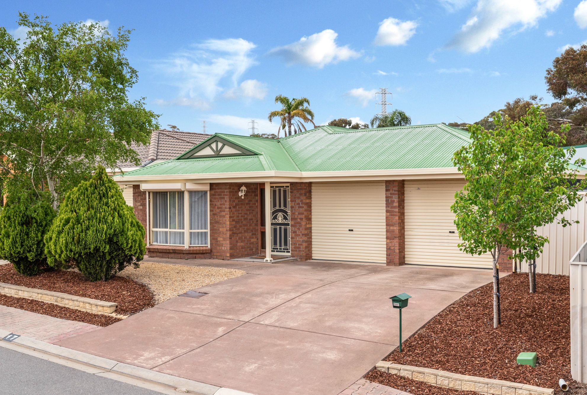 17 Shillabeer Crescent, Woodcroft, SA 5162