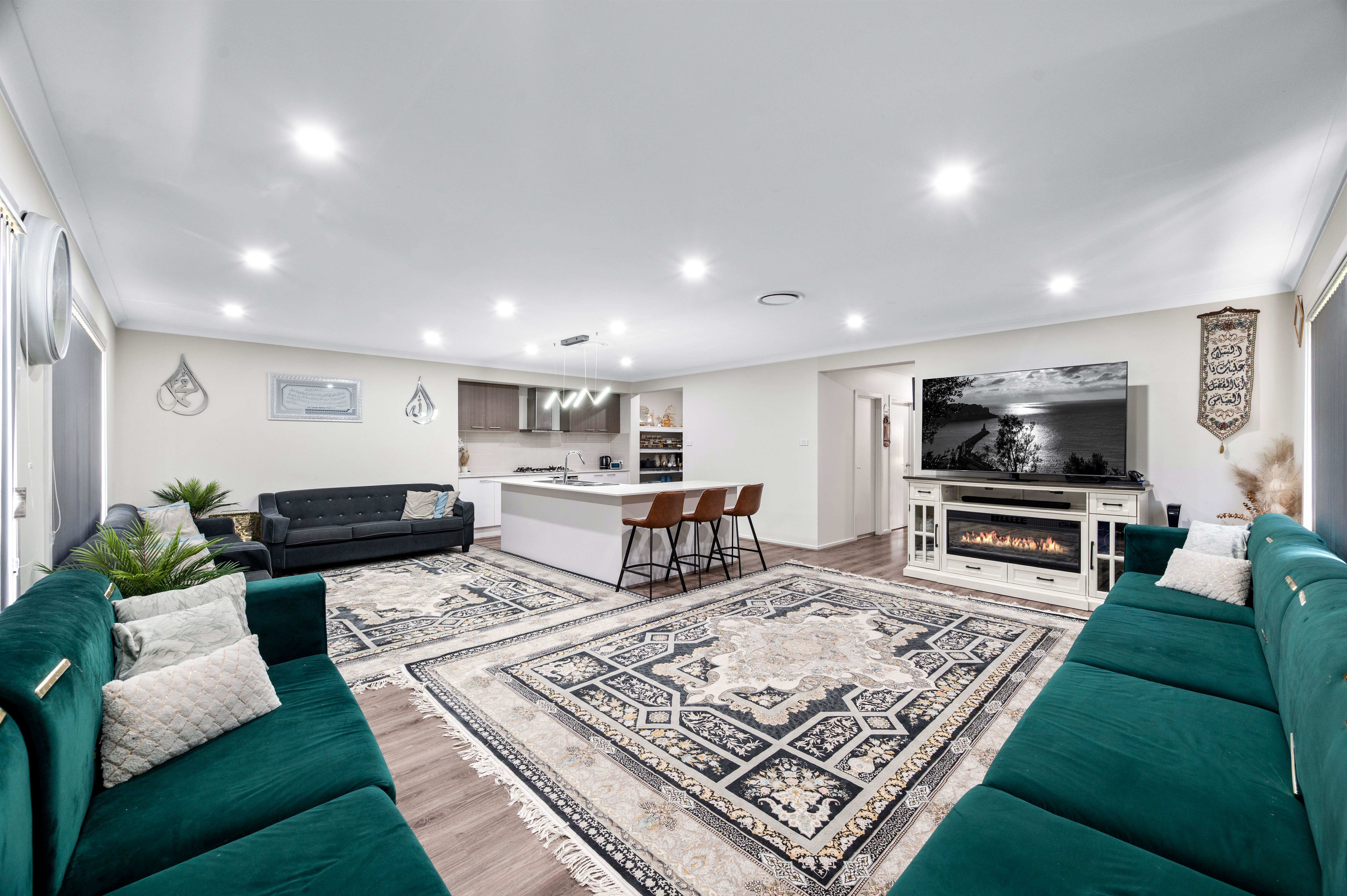 68 Bowen Circuit, GLEDSWOOD HILLS, NSW 2557