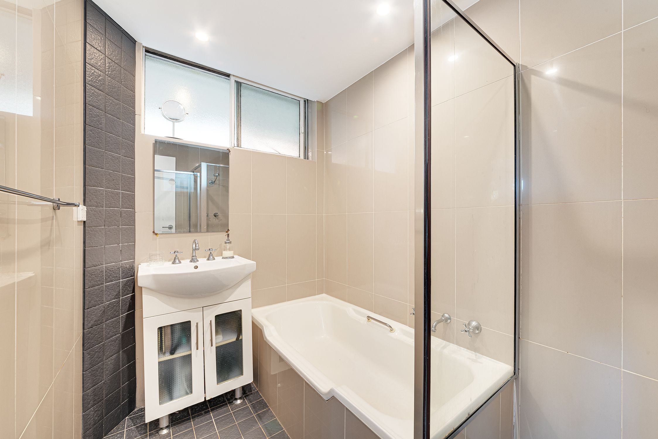 1/160 Raglan Street — photo 5 of 6