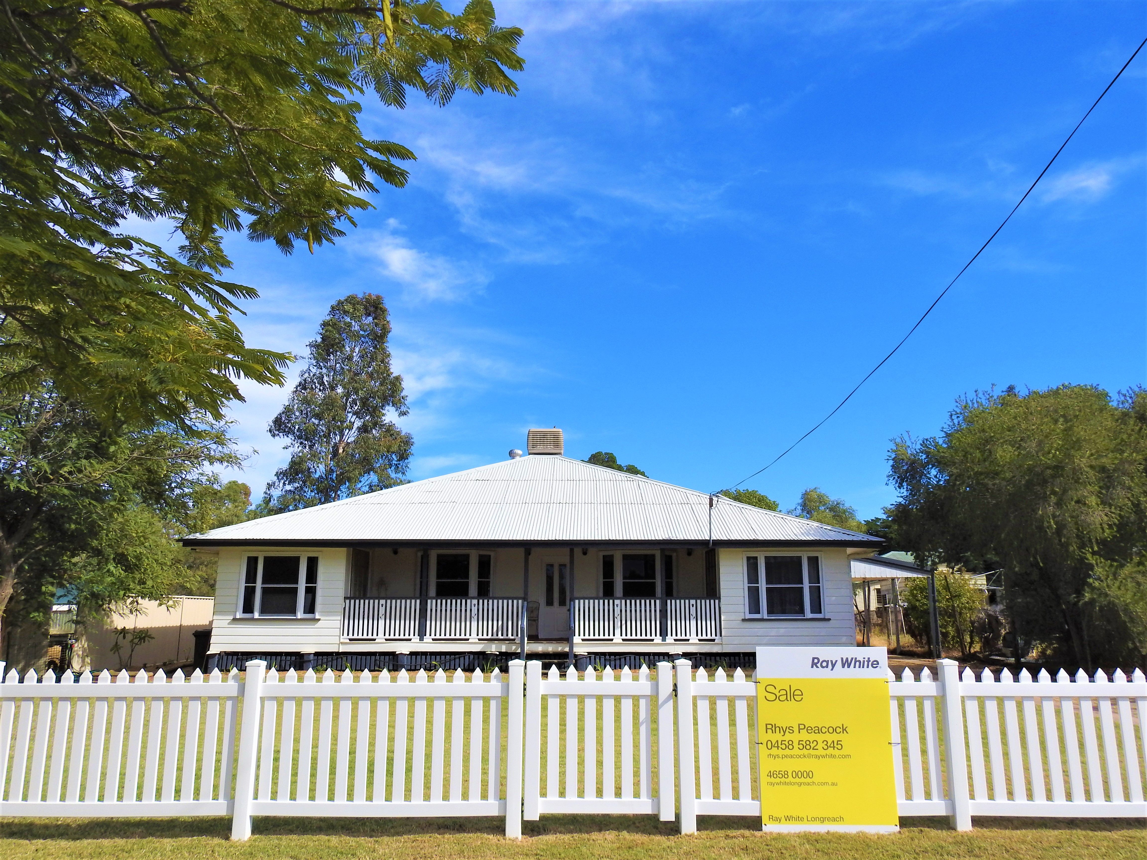 15 Lark Street, Longreach QLD 4730