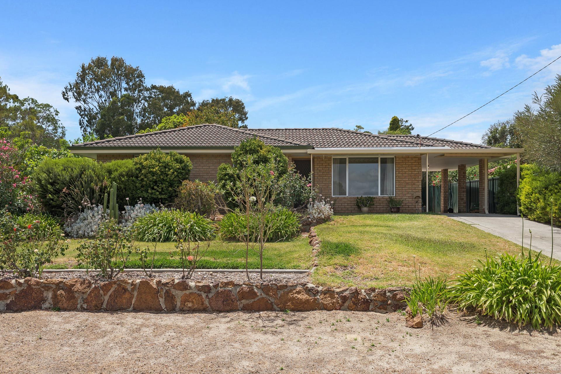 8 Bulla Street, Lesmurdie, WA 6076