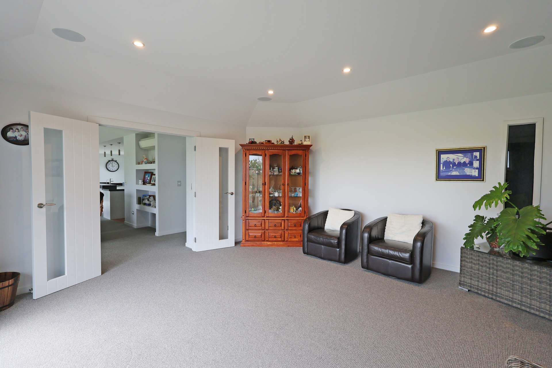 135 Millwood Glen photo 16