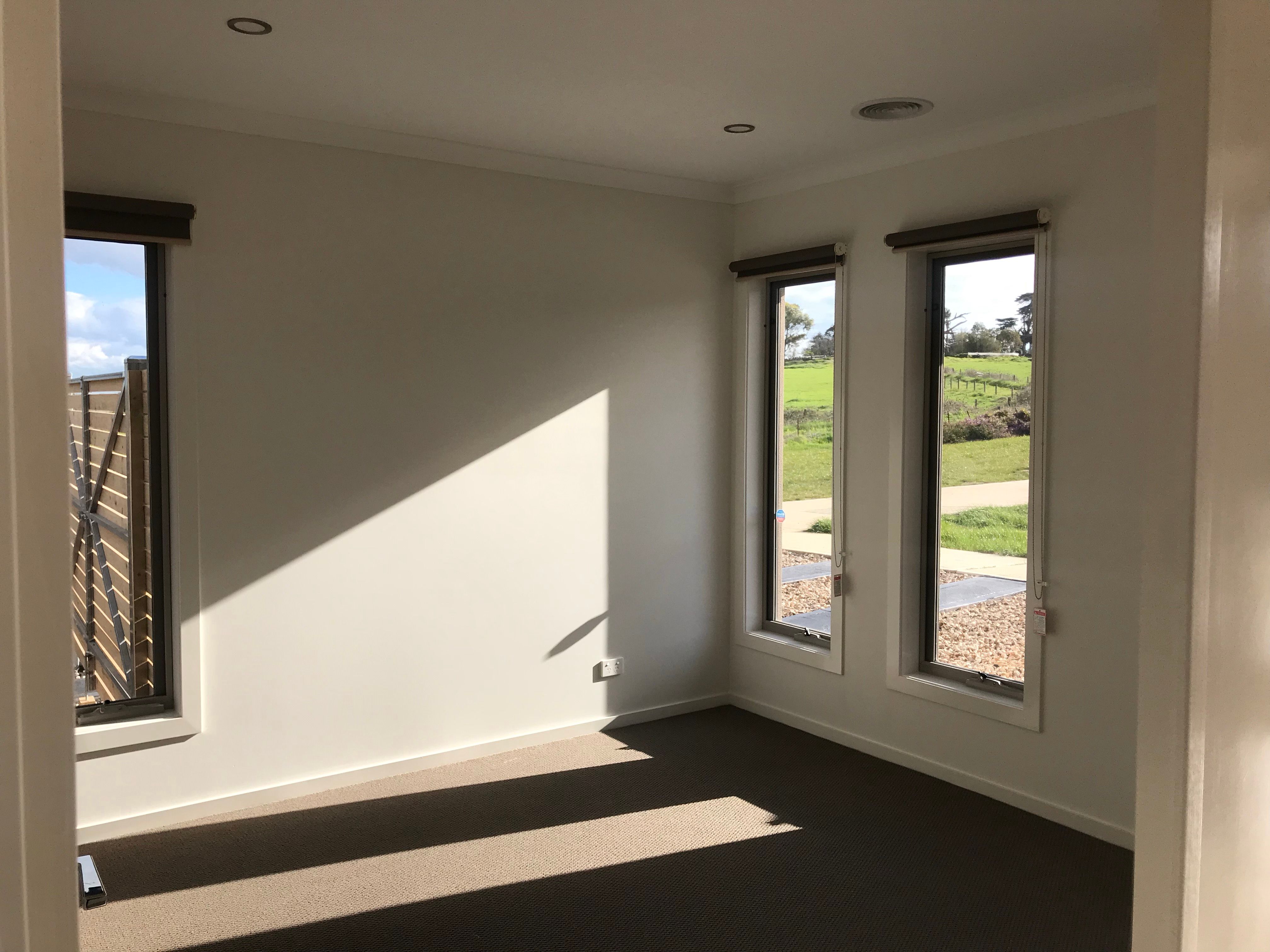 27 Anvil Way, Clyde North, VIC 3978