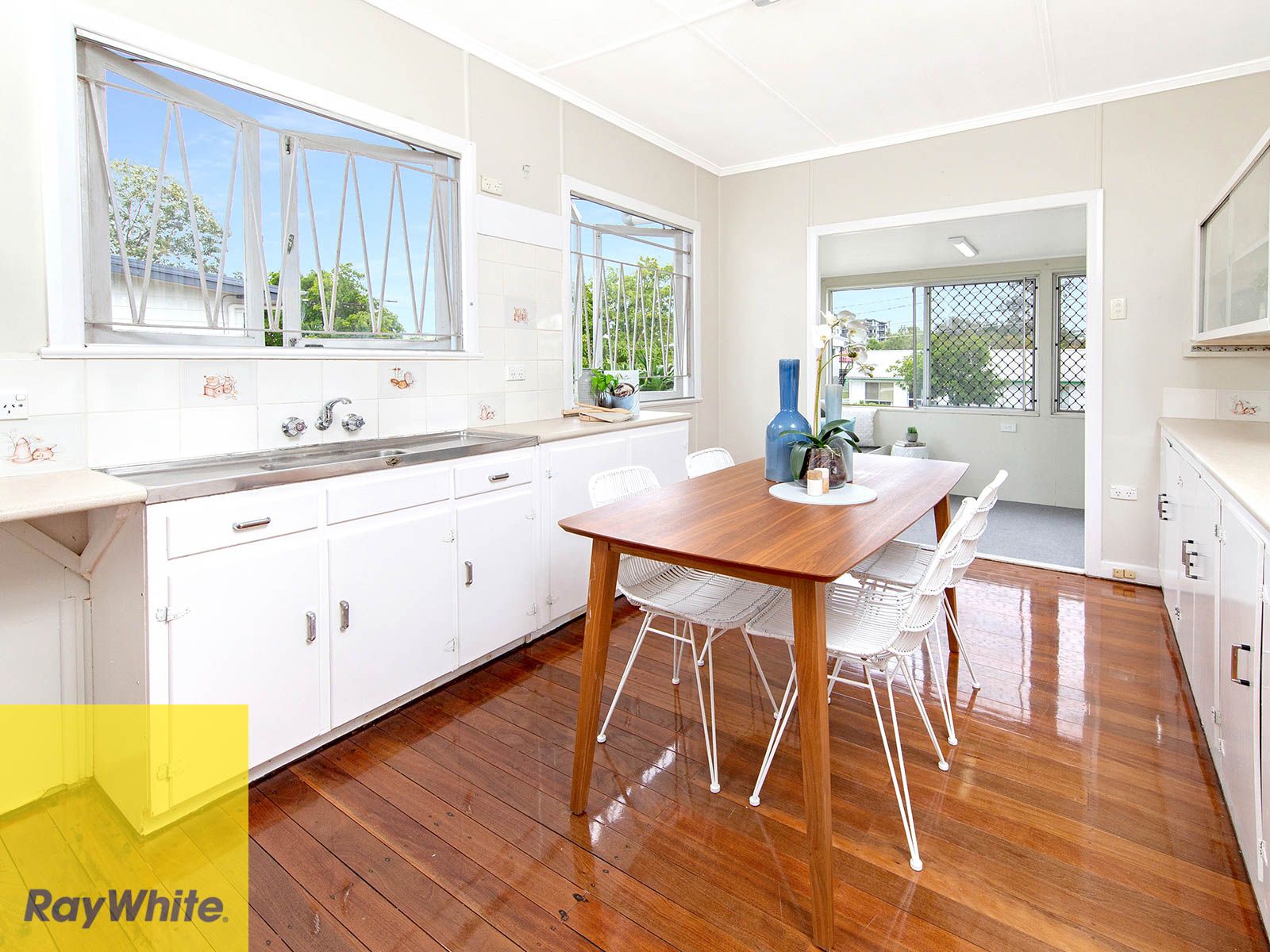 100 Armstrong Road, Cannon Hill, QLD 4170