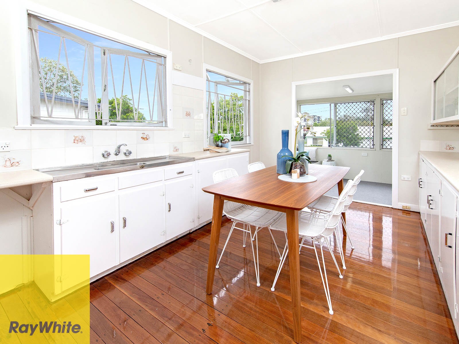 100 Armstrong Road, Cannon Hill, QLD 4170