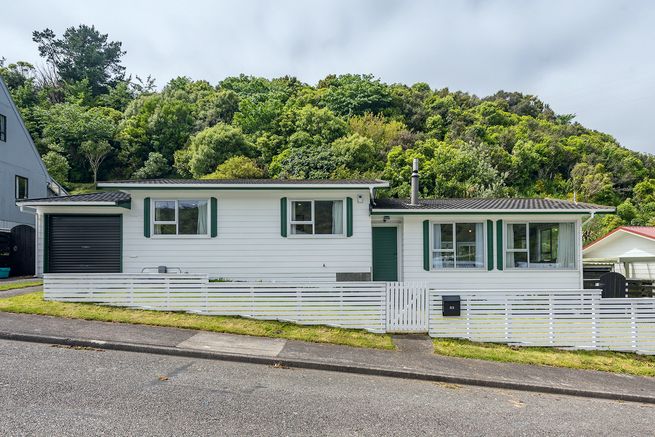 83 Hazlewood Avenue, Karori, Wellington City