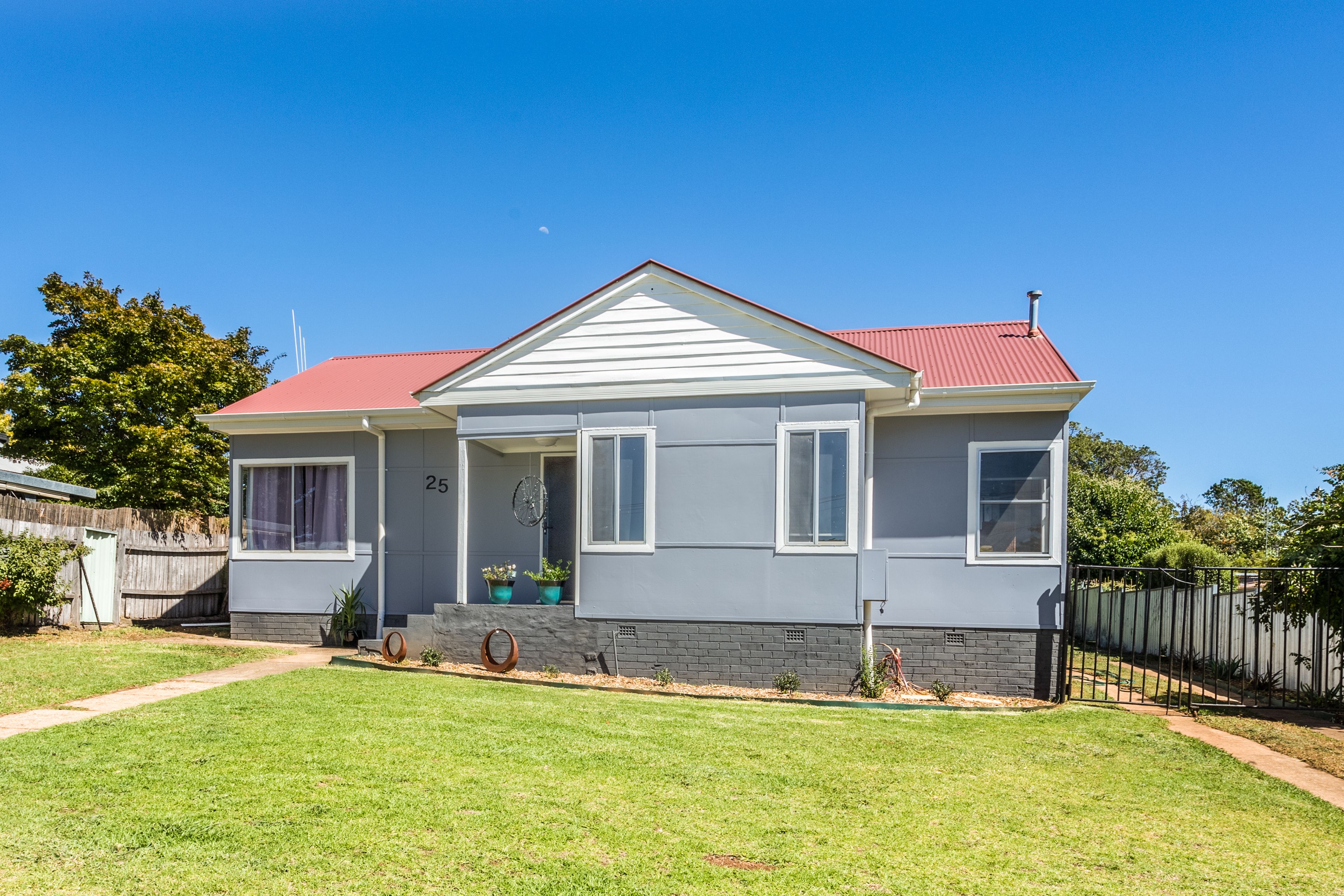 25 Tobruk Crescent
