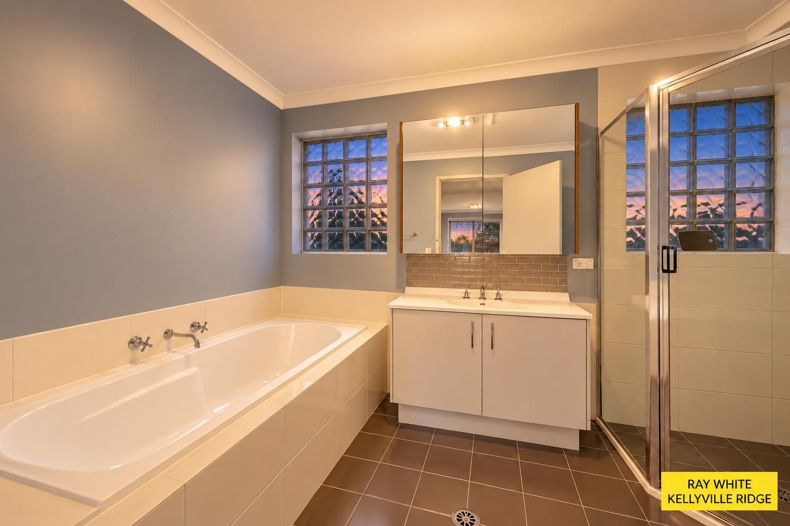 21 Seaford Cct, — photo 8 of 9