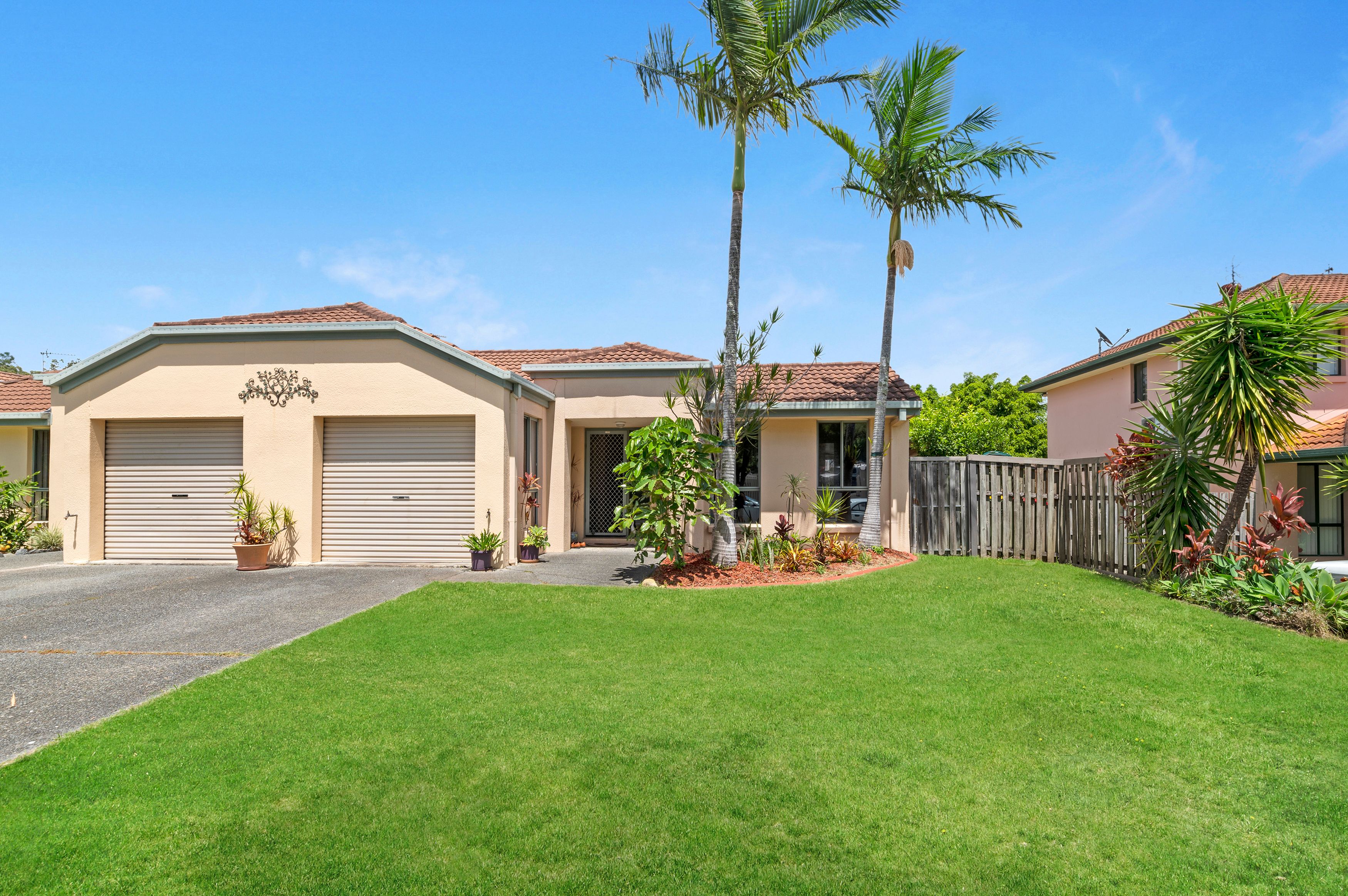 102 Greenacre Drive, Parkwood QLD 4214