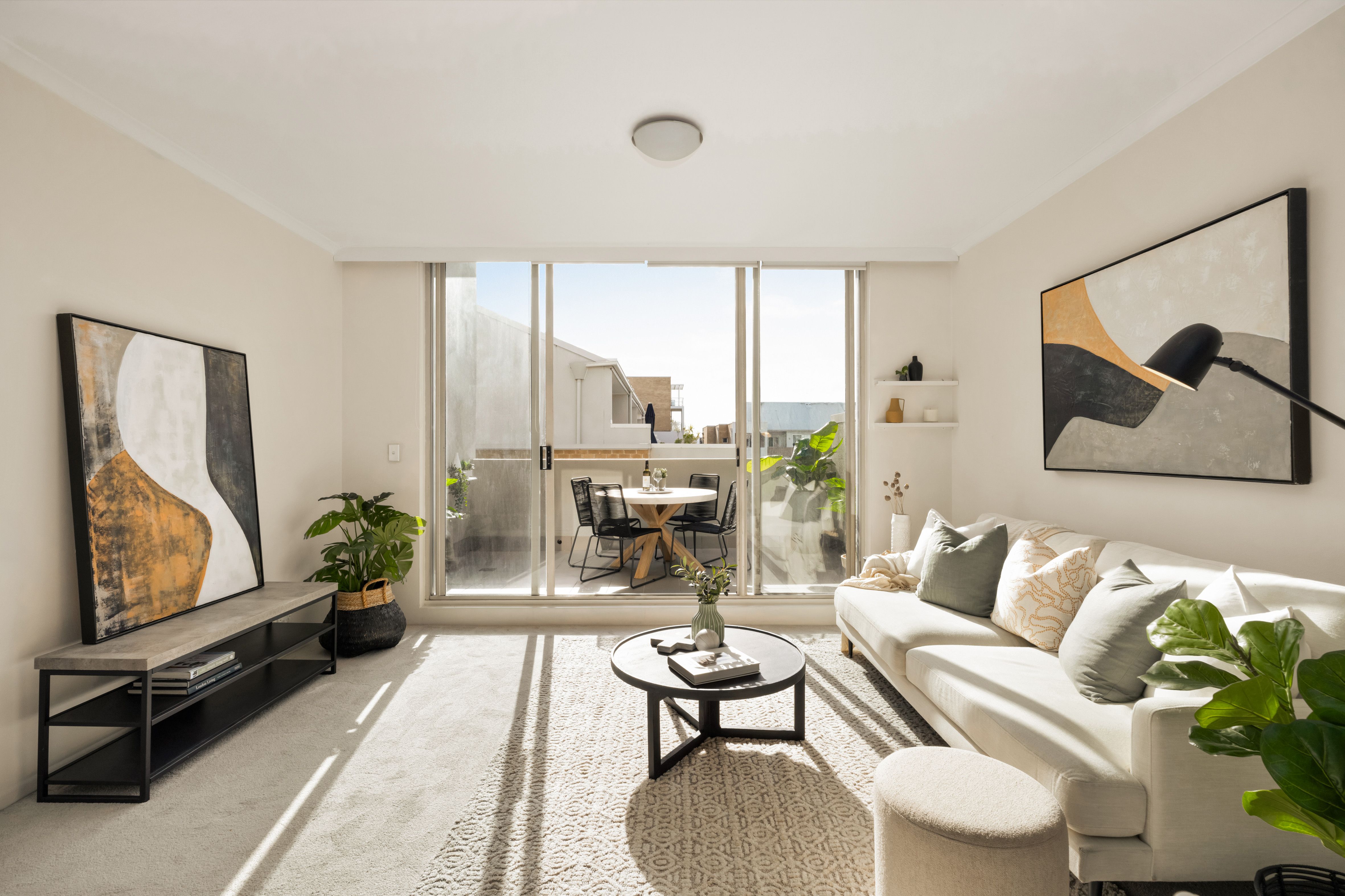 29/4 Gillespie Avenue — photo from Ray White Surry Hills