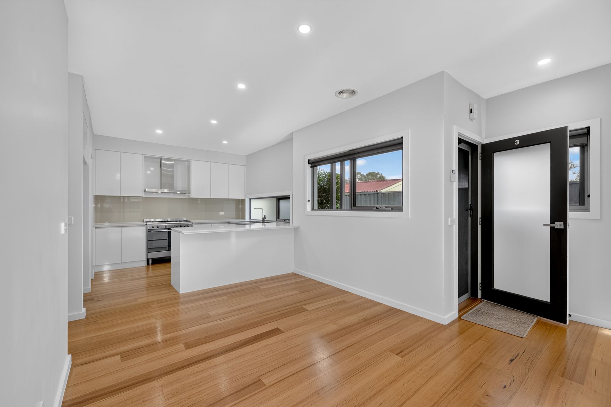 3/28 Nolan Avenue, Brooklyn, VIC 3012
