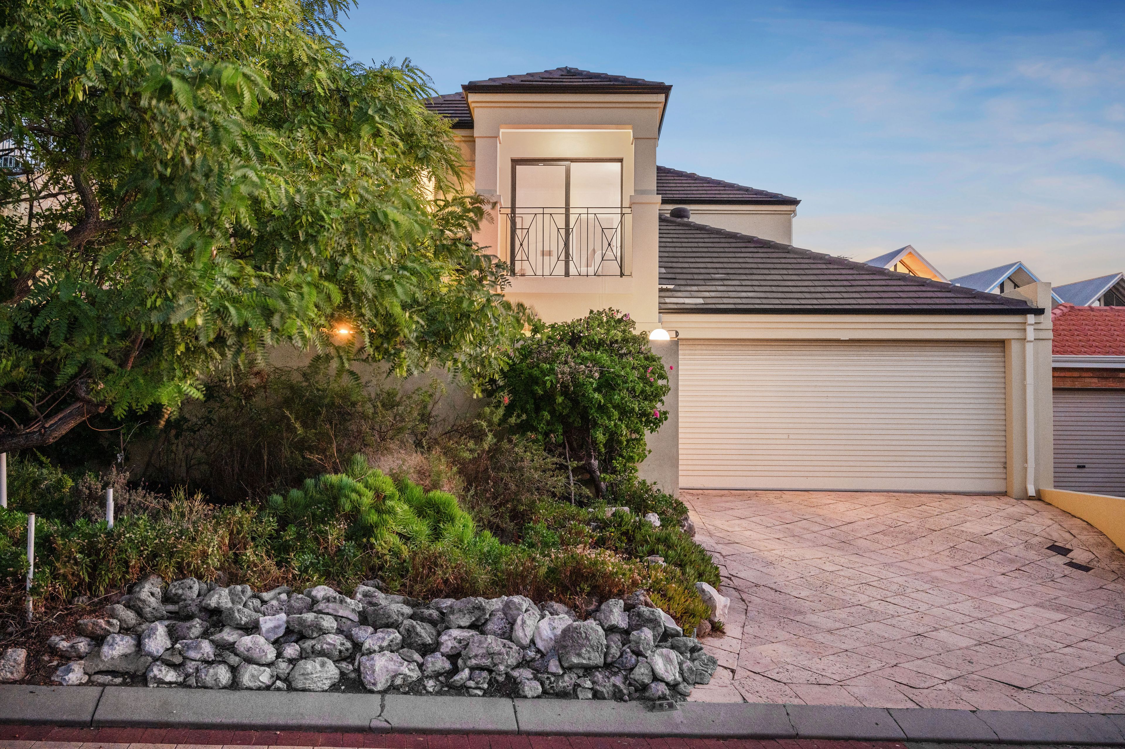 5 Binns Court, North Fremantle, WA 6159