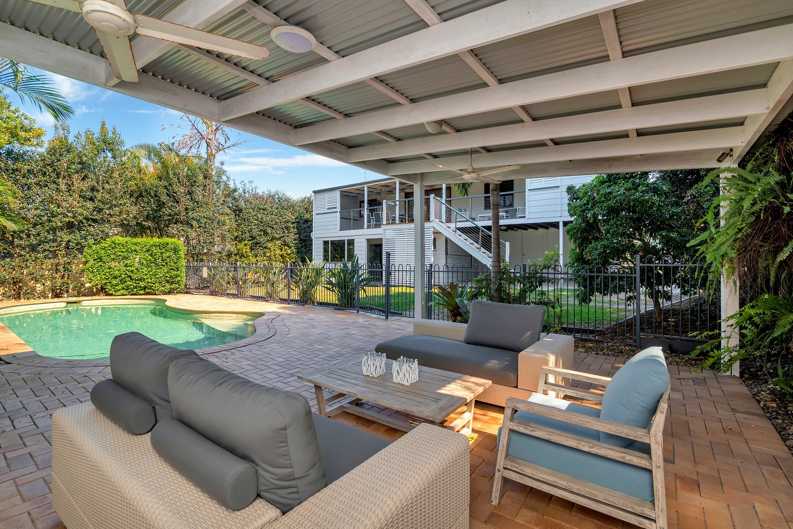 5 Third Avenue, Labrador, QLD 4215