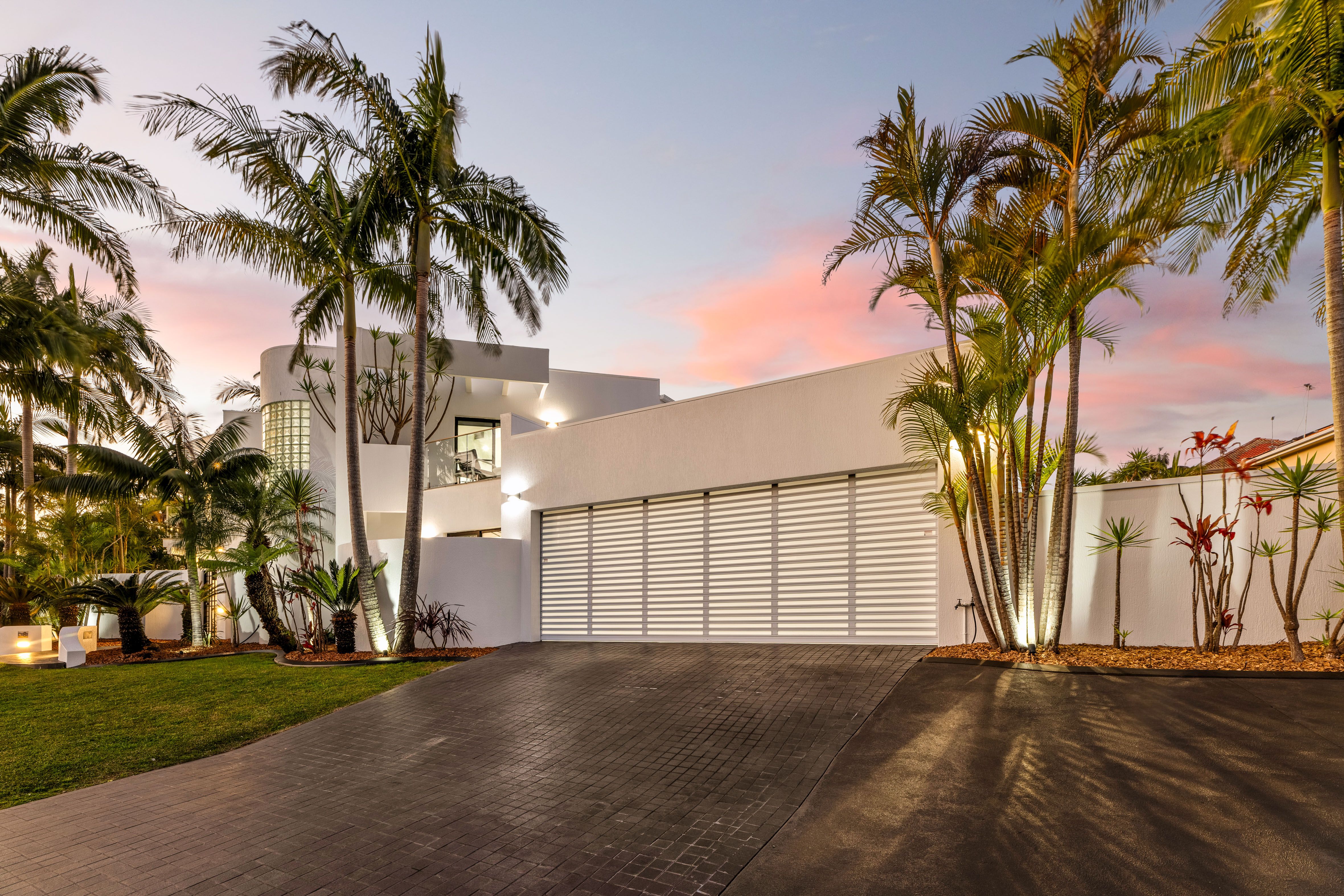 8 Lomandra Place — photo 2 of 27