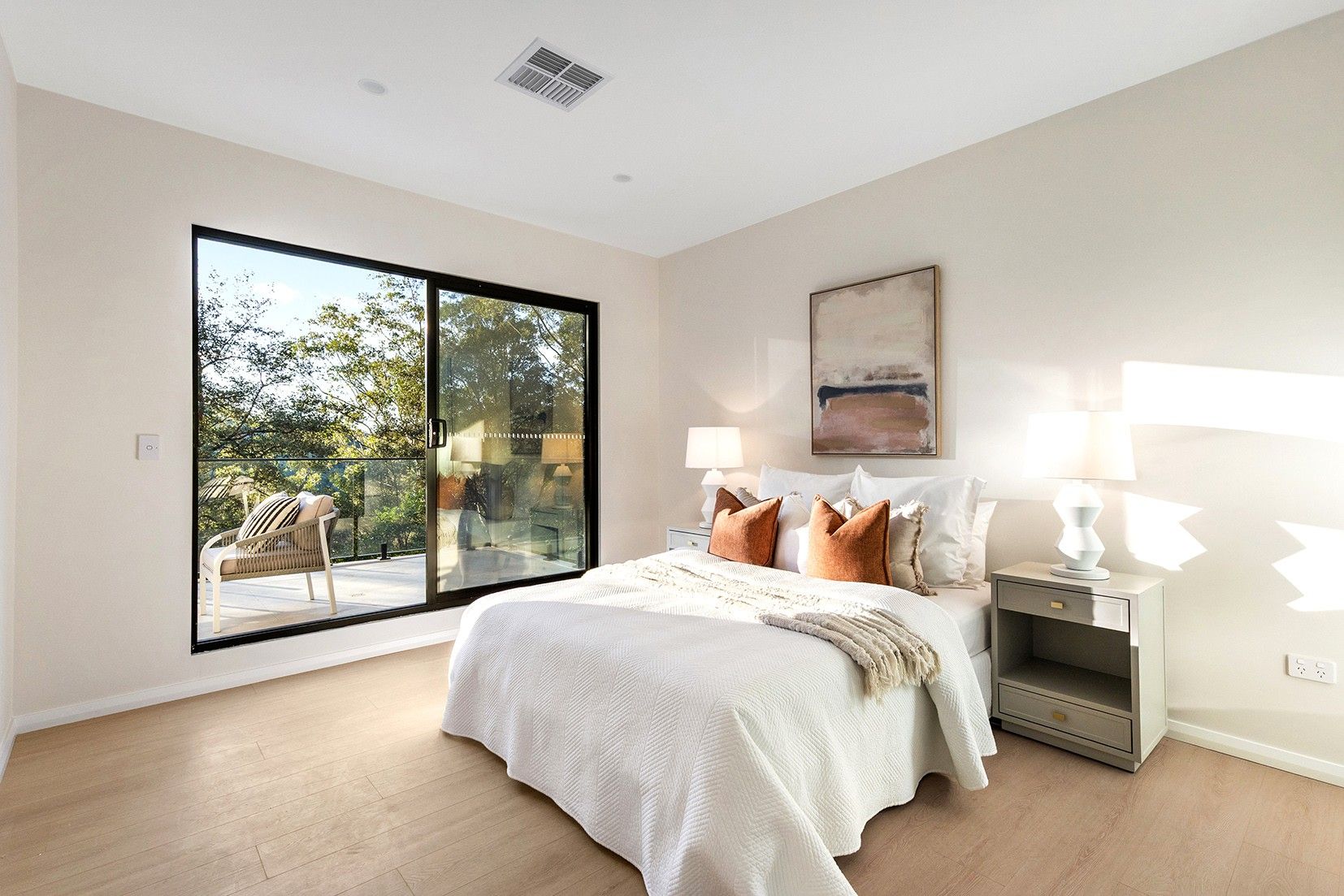 17 Lowanna Place — photo 8 of 10