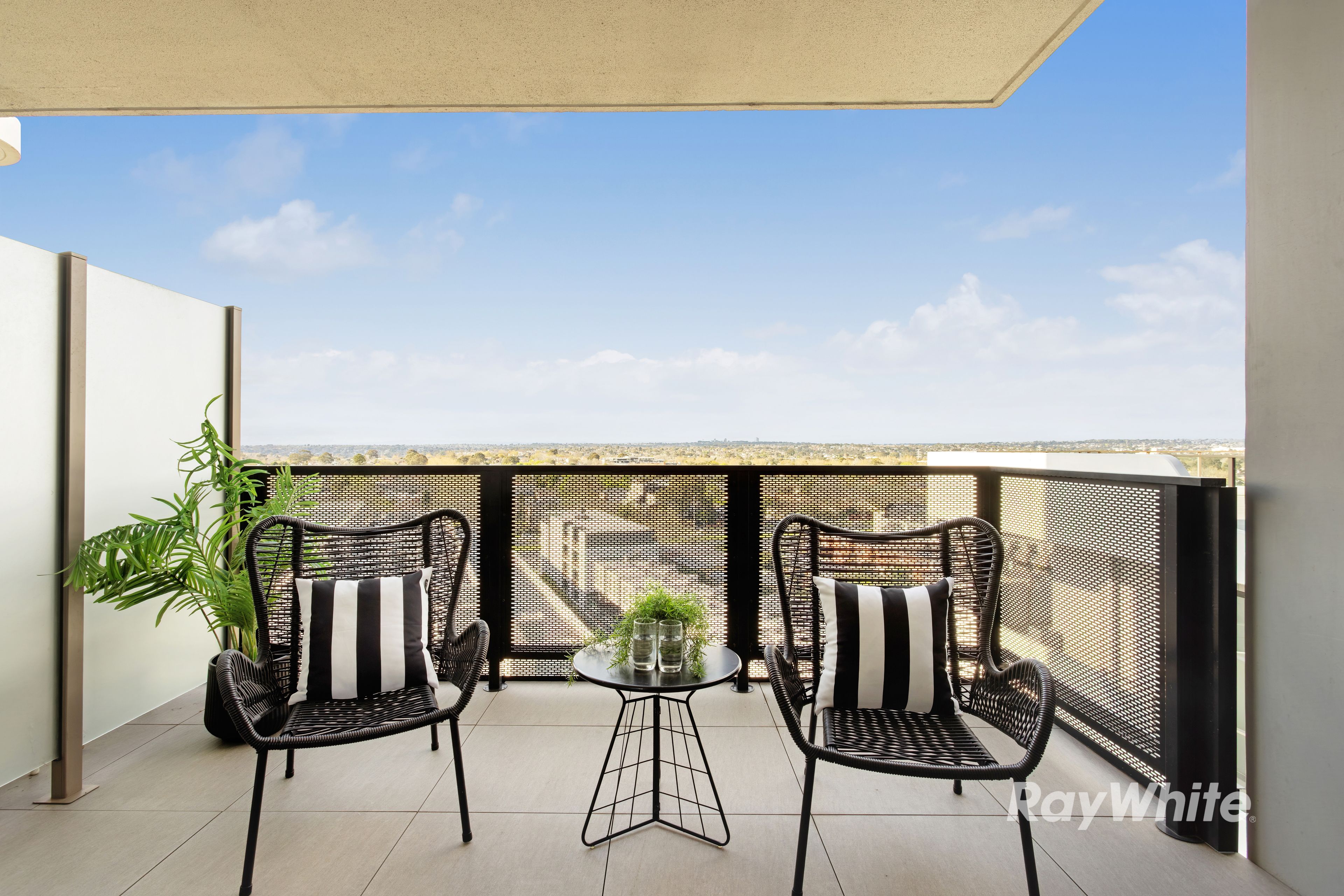 802/16 Woorayl Street — photo 3 of 14