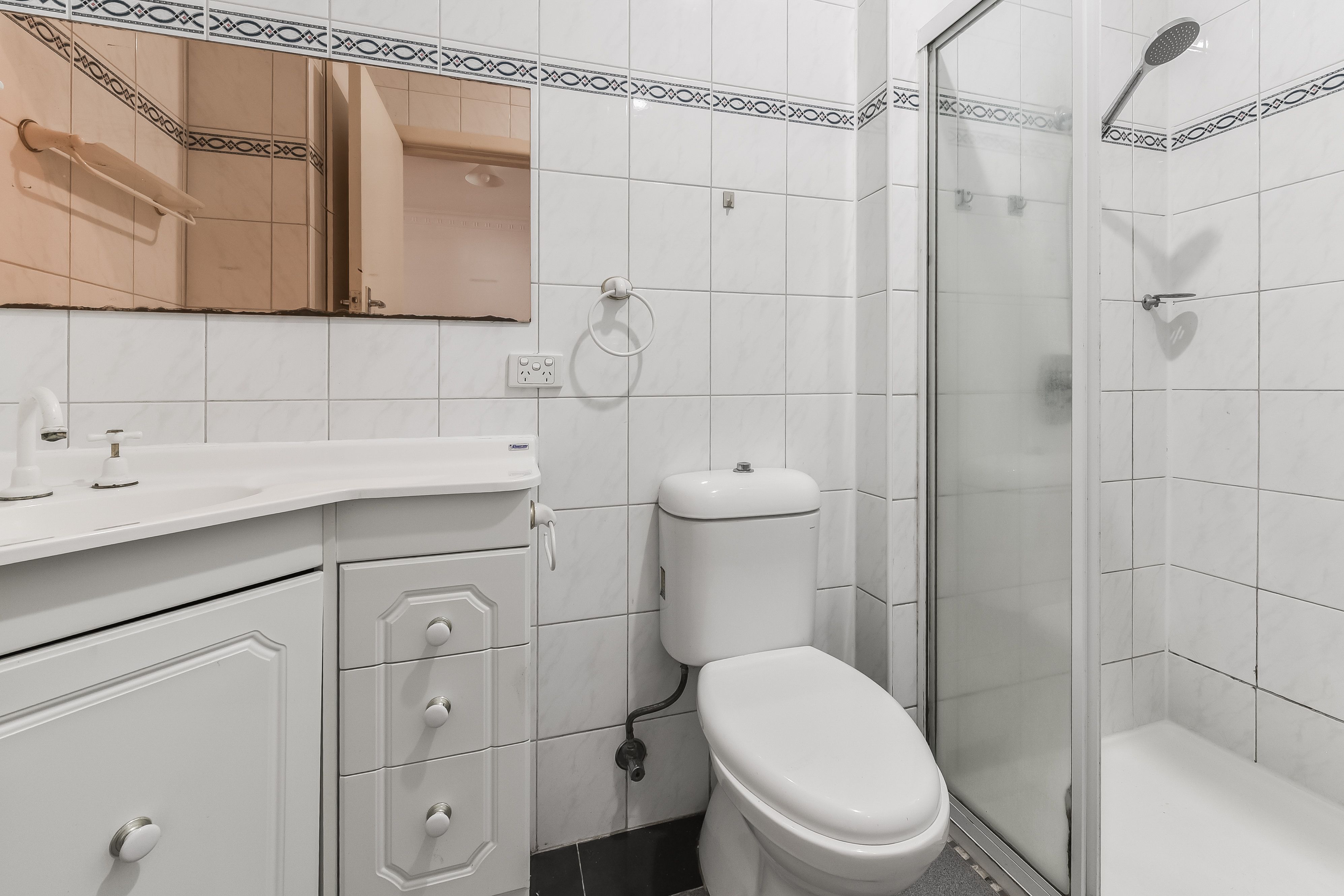 32 Panfield Avenue — photo 6 of 11