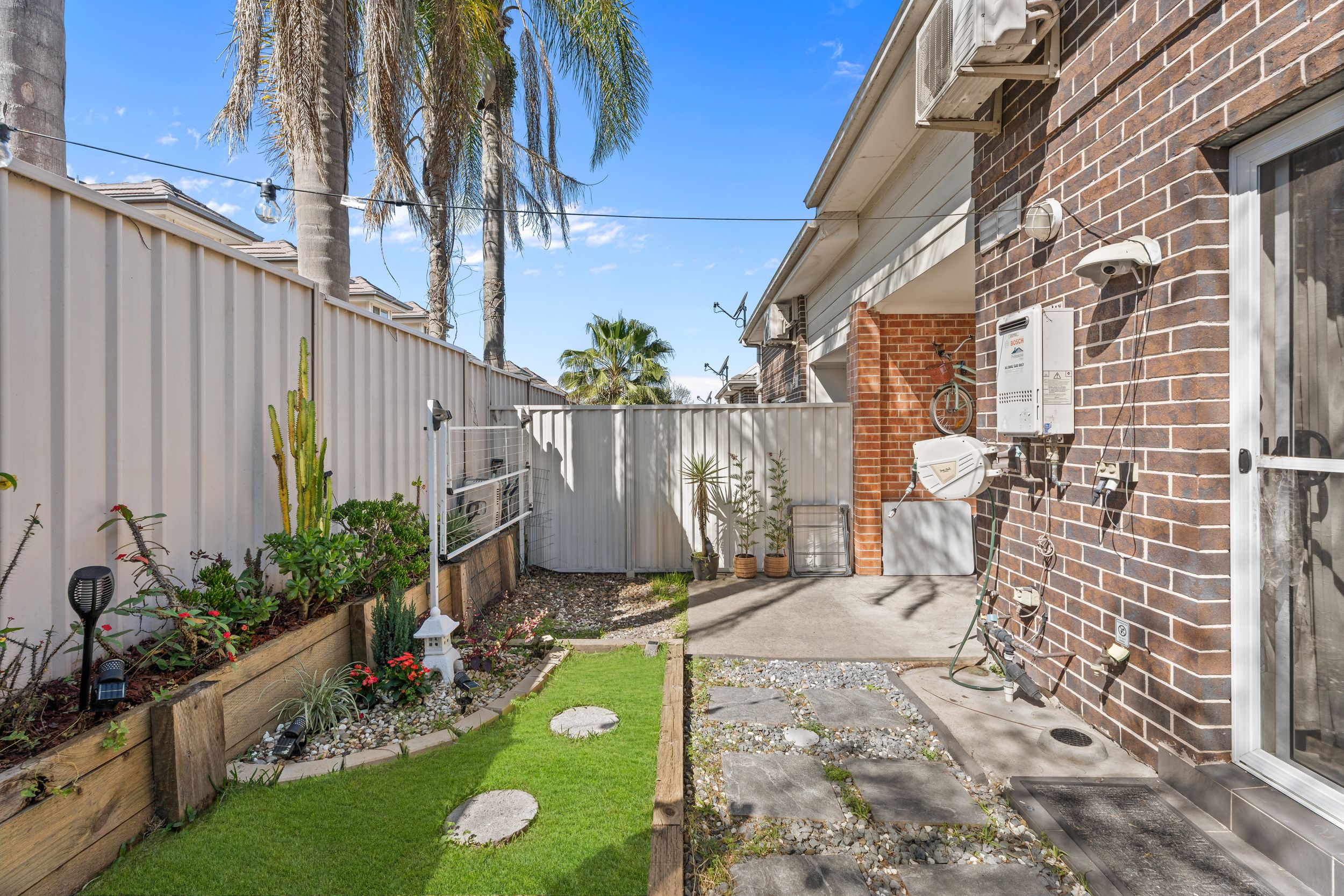 9/17 Australia Street — photo 13 of 19
