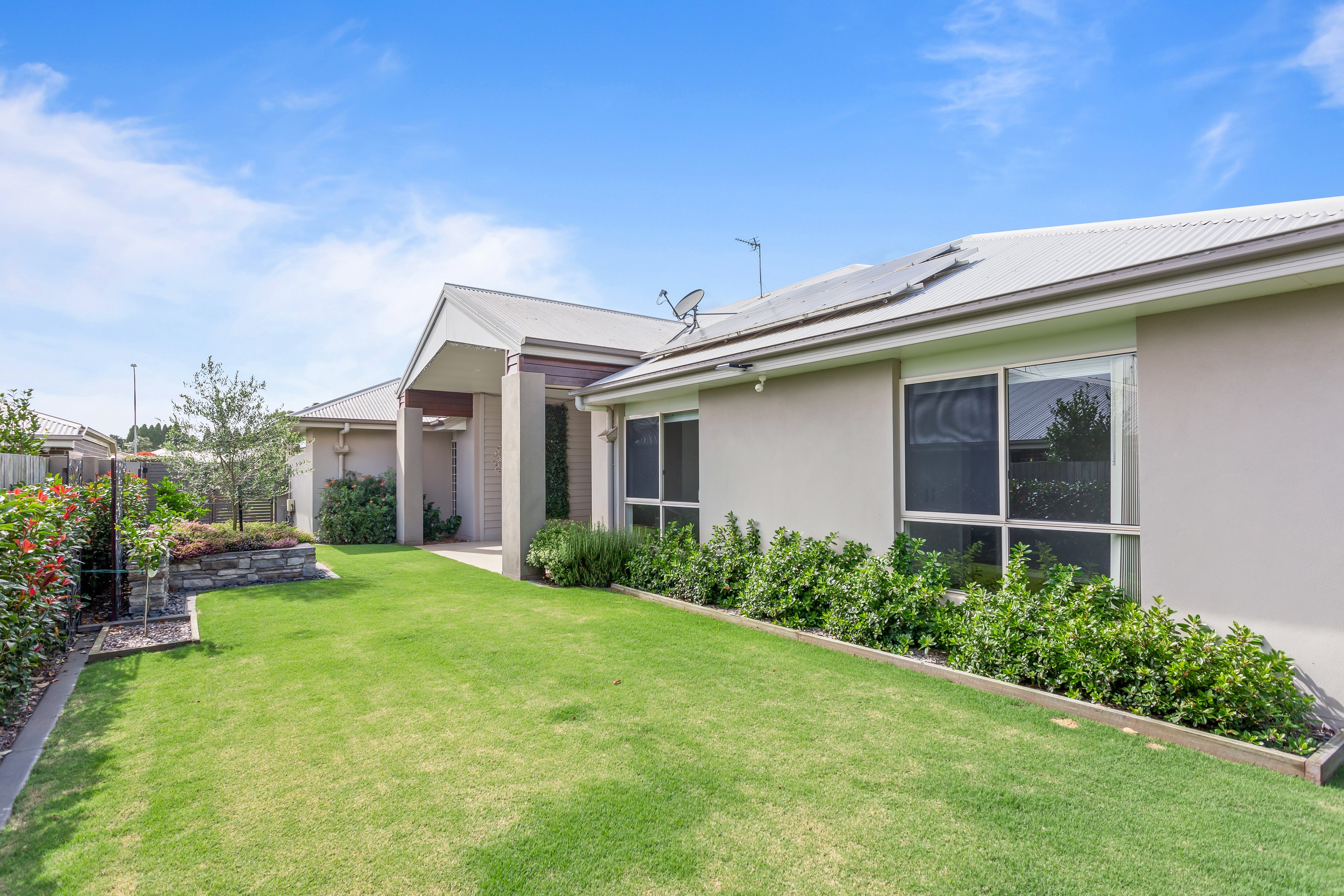 15 Fallon Drive, Middle Ridge, QLD 4350