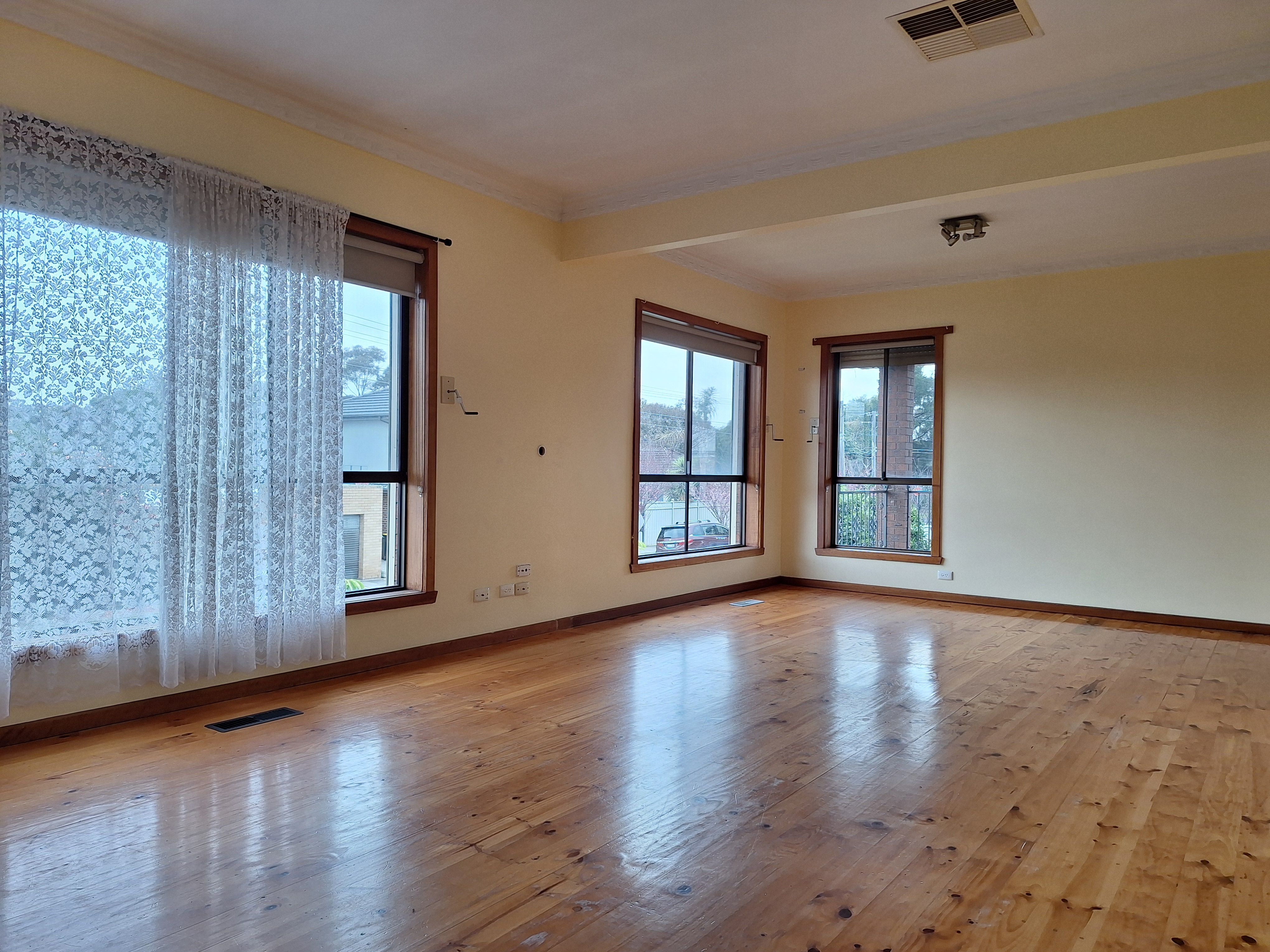 44 Parkstone Avenue — photo 2 of 16
