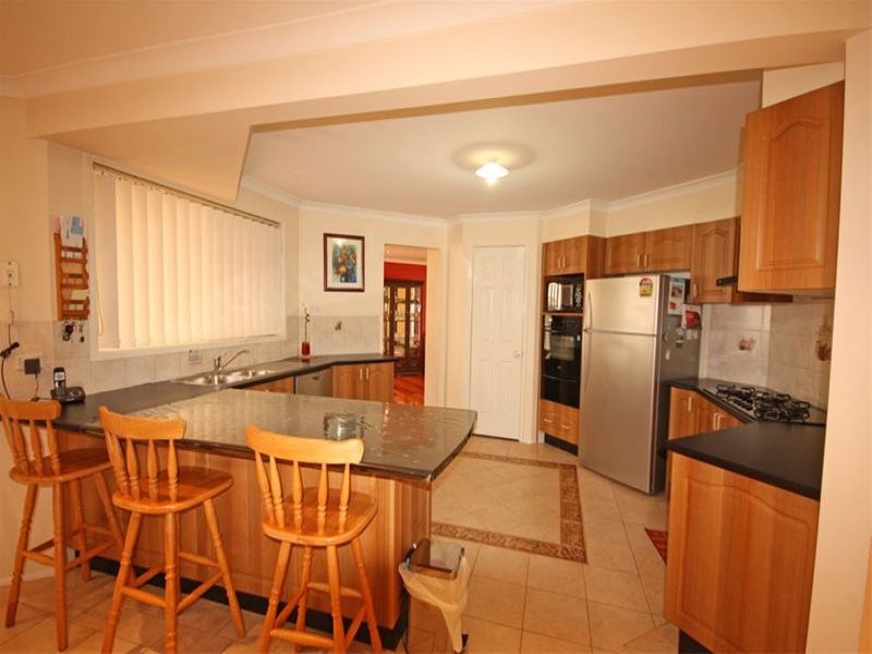 10 John Kidd Drive, Blair Athol, NSW 2560