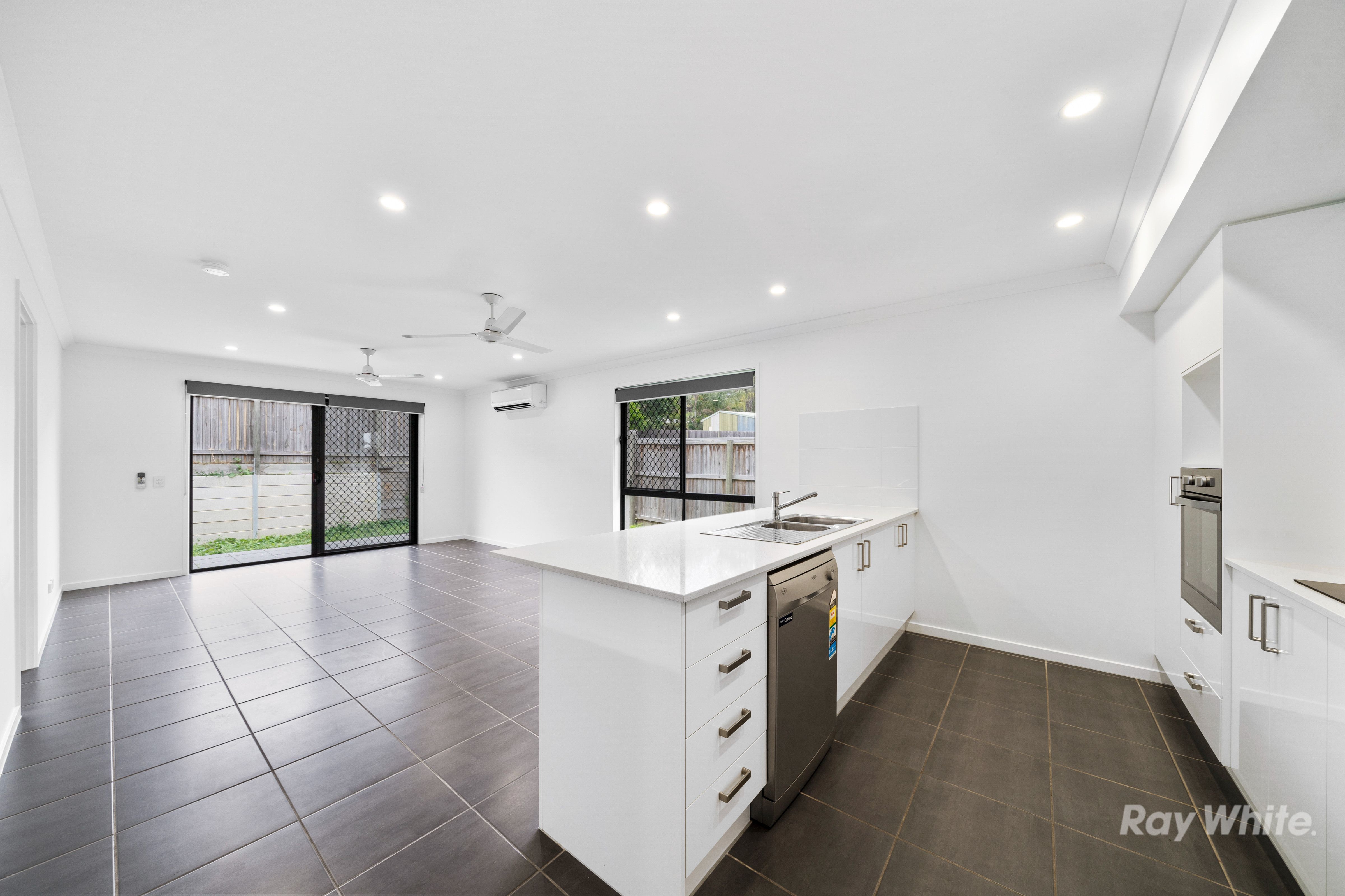 1/13 College Street, Bahrs Scrub, QLD 4207