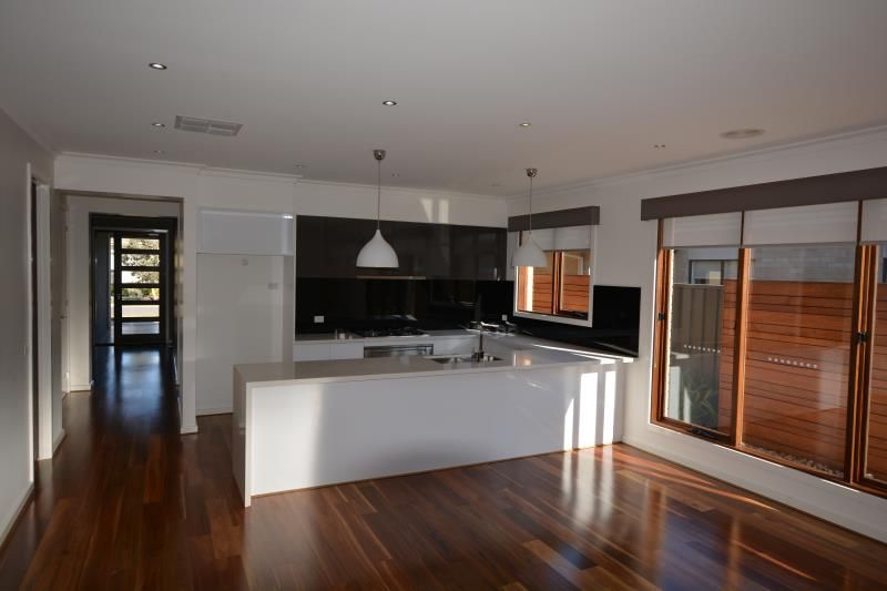 7 Cavalier Drive, CRAIGIEBURN, VIC 3064