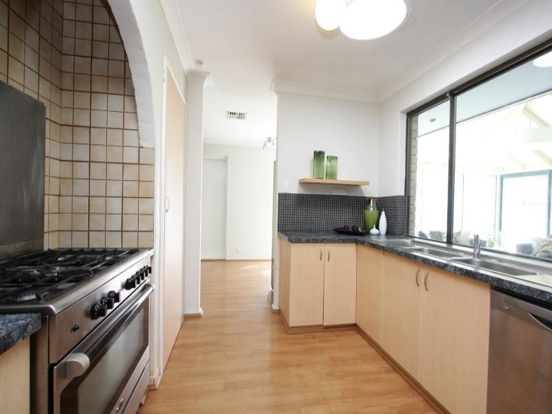 2 Mc Combe Avenue, Samson, WA 6163