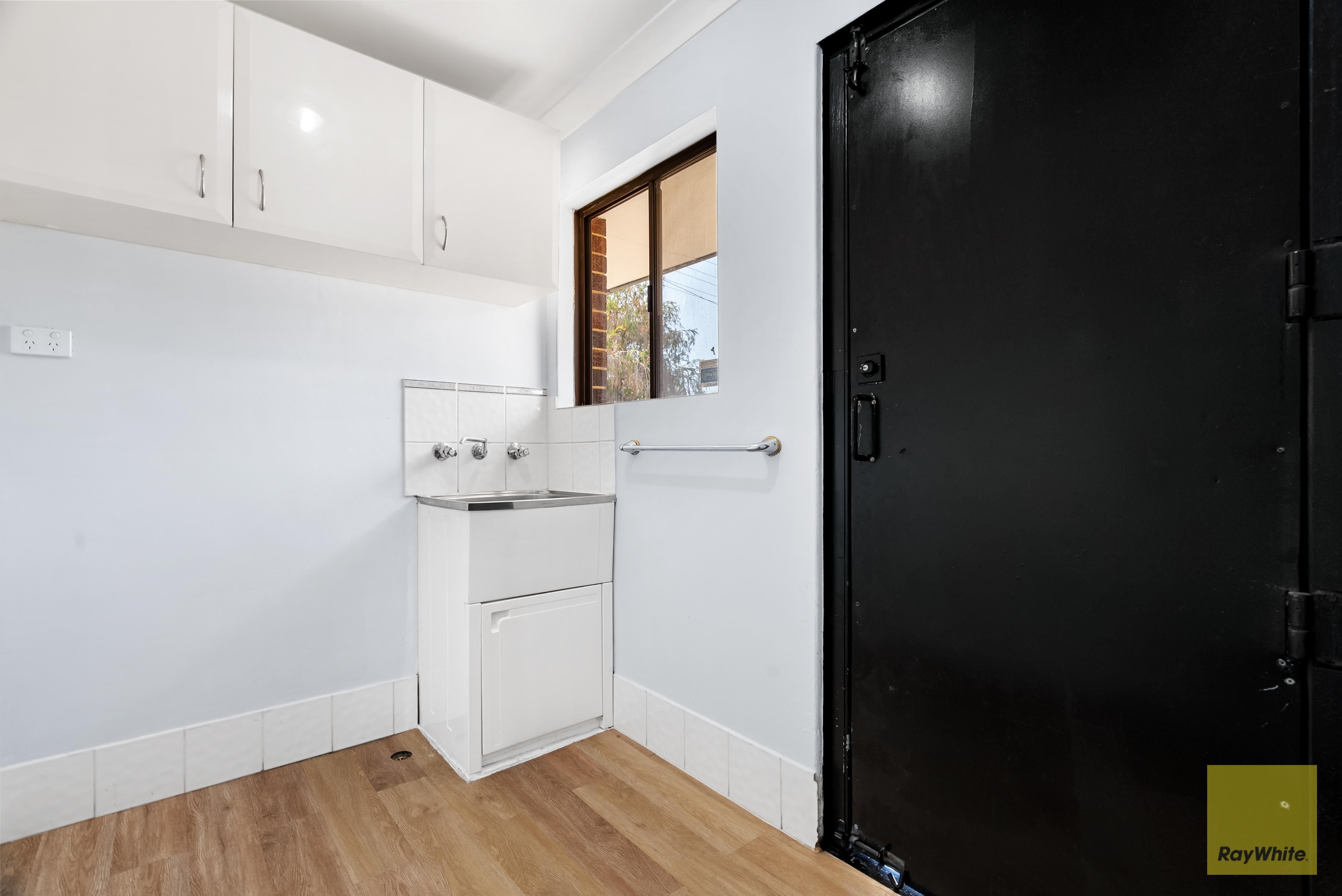54 Stennett Street — photo 11 of 24