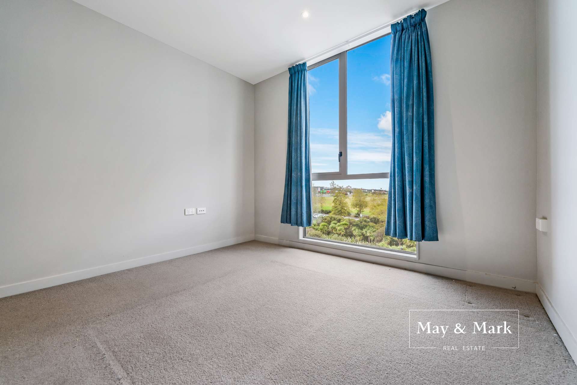 305/5 Rose Garden Lane photo 10