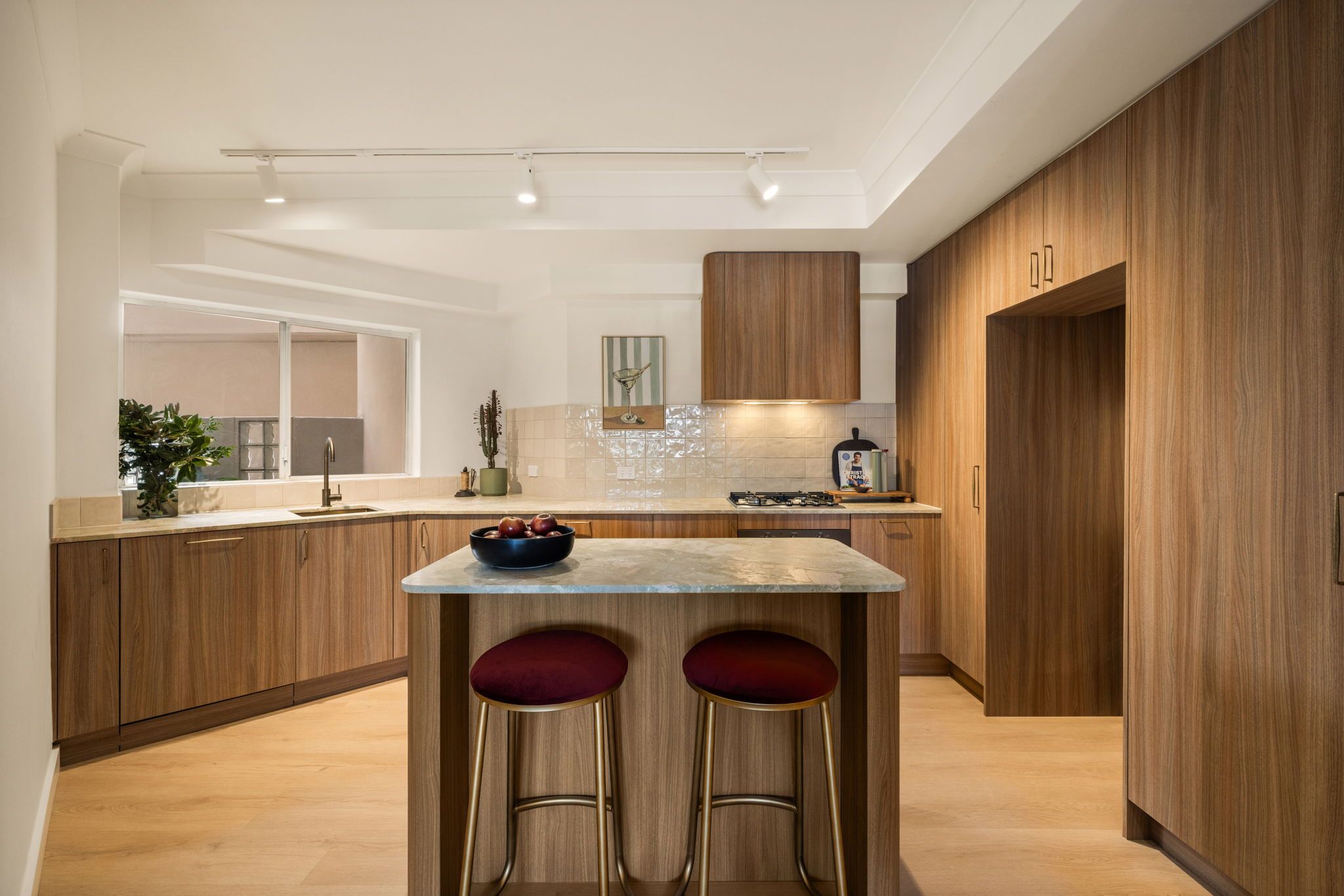 2/9-19 Nickson Street — photo 4 of 12