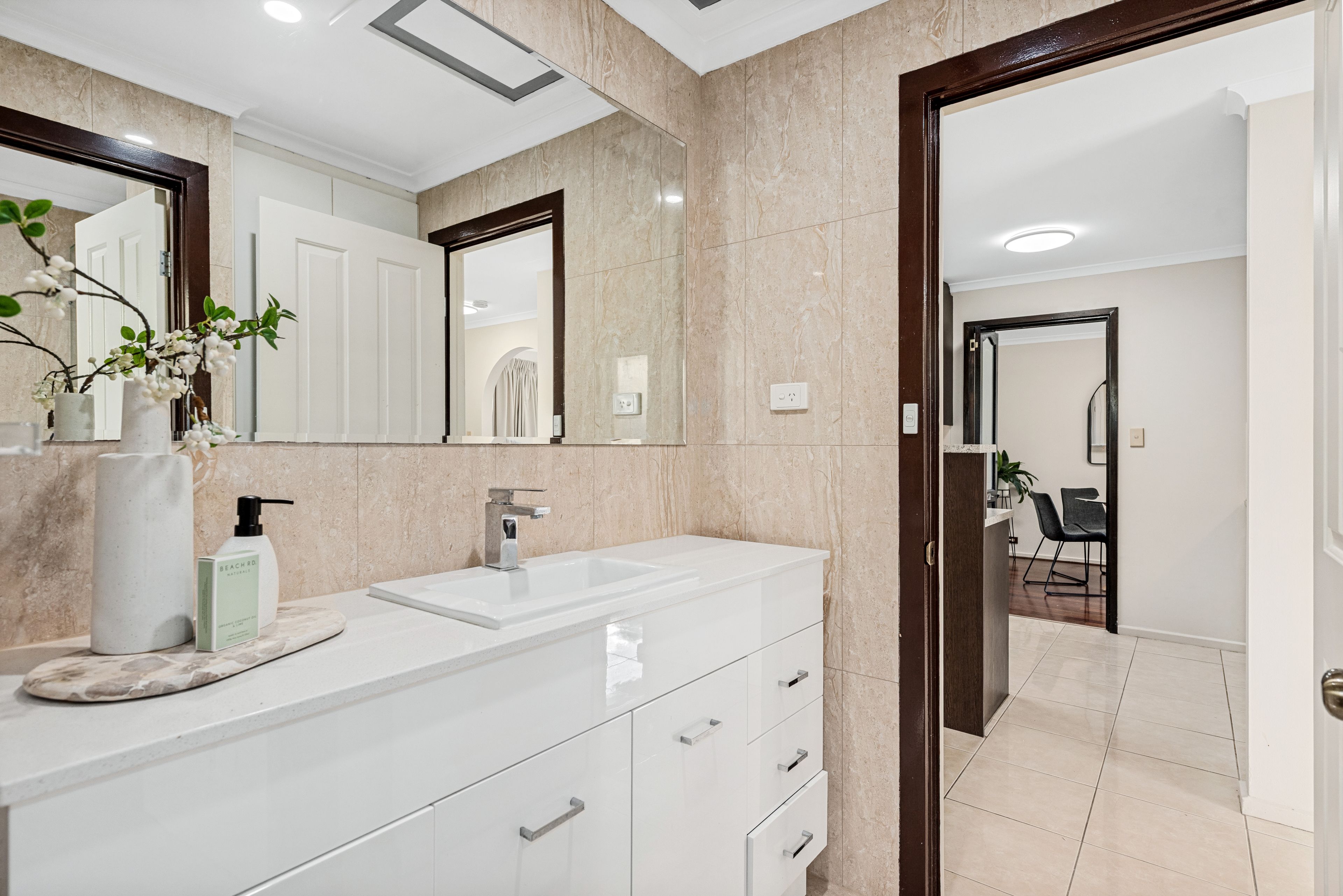 75 Sherebrooke Boulevard — photo 19 of 24