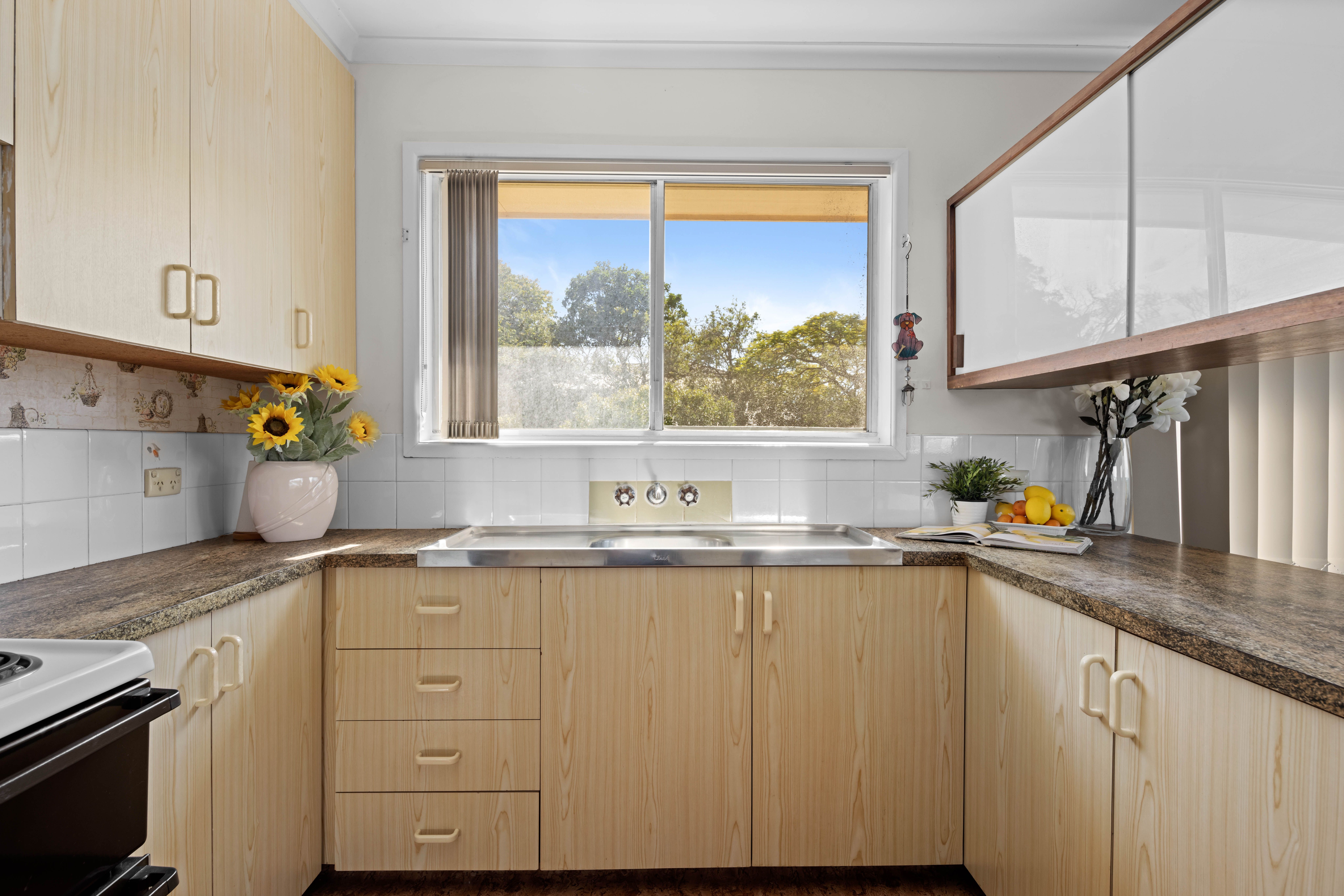 2 Horder Avenue, Labrador, QLD 4215
