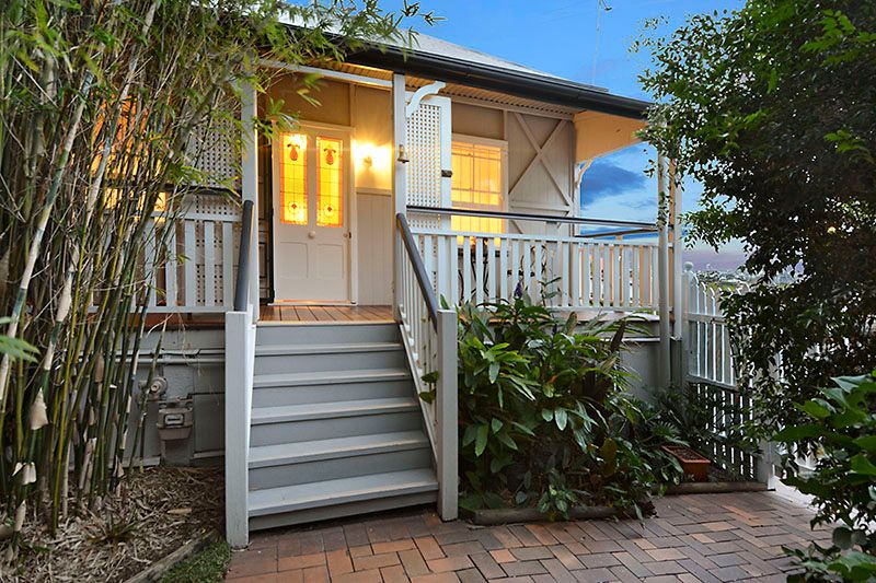21 Seventh Avenue, Windsor, QLD 4030